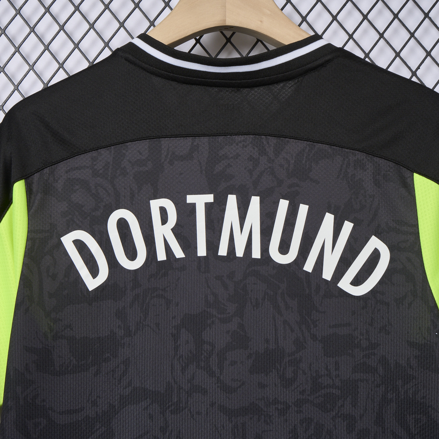 foot-Retro Dortmund 2020-21 Black Special Edition Jersey