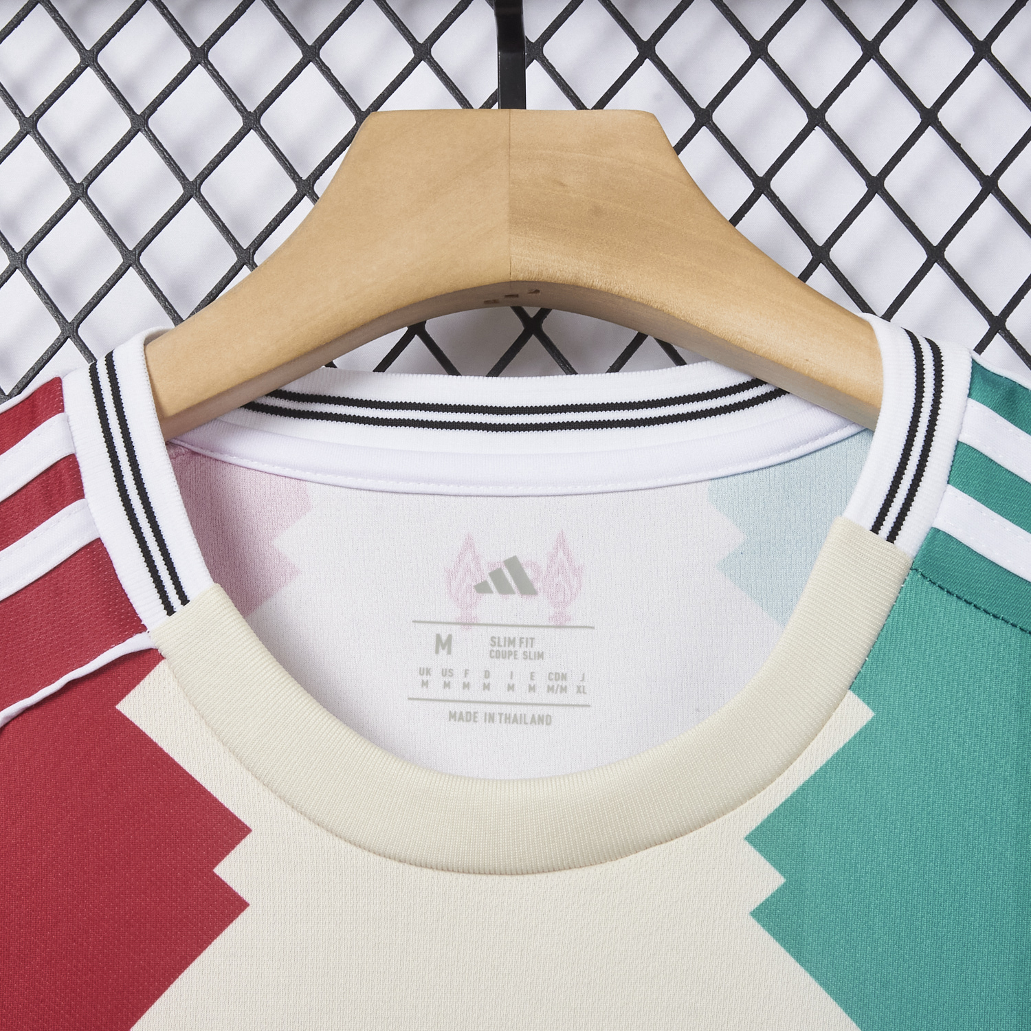 Unitedfootballkit.com | Liver.pool 25-26 Tricolor Shirt - Fans Version -Customize Name, Number and Patch | Worldwide Shipping