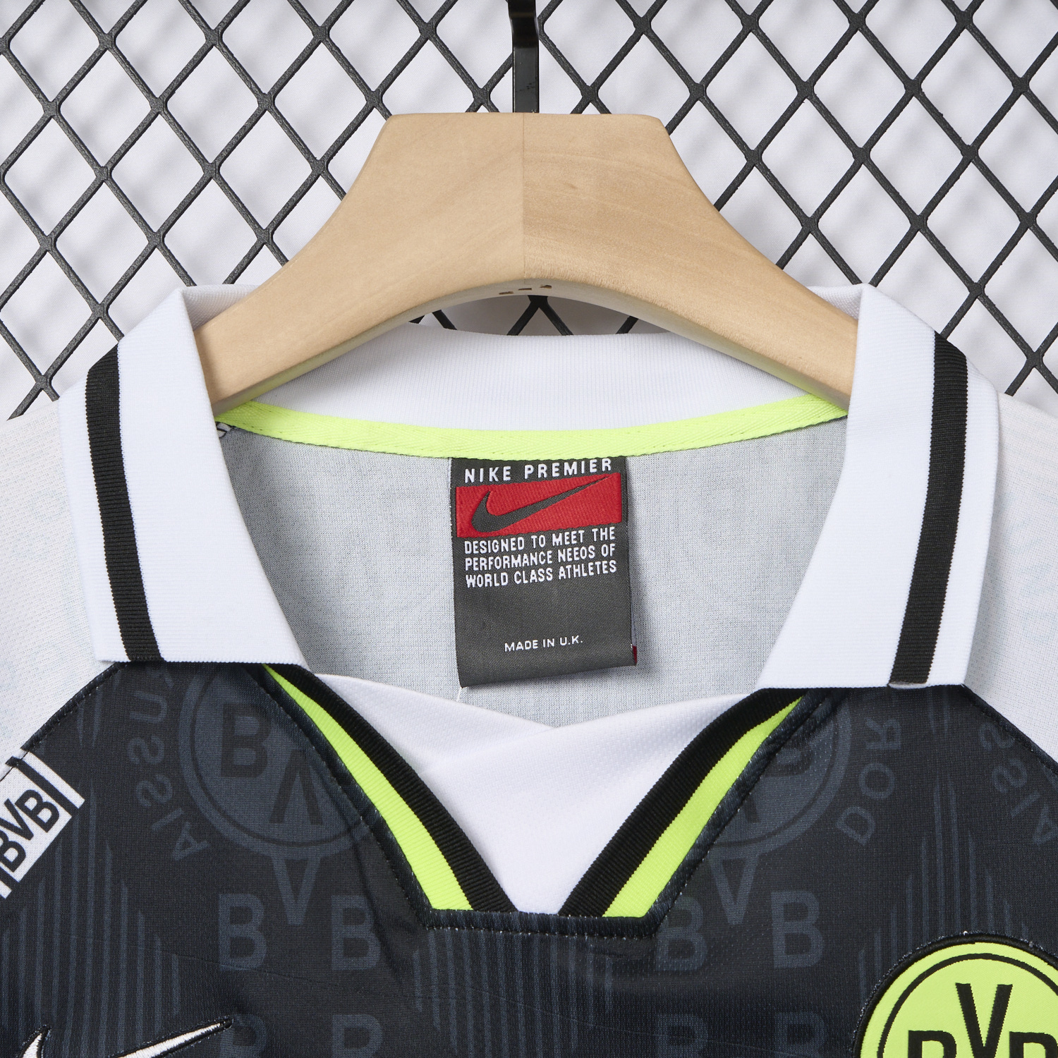 foot-Retro Dortmund 1996-97 European Away Jersey