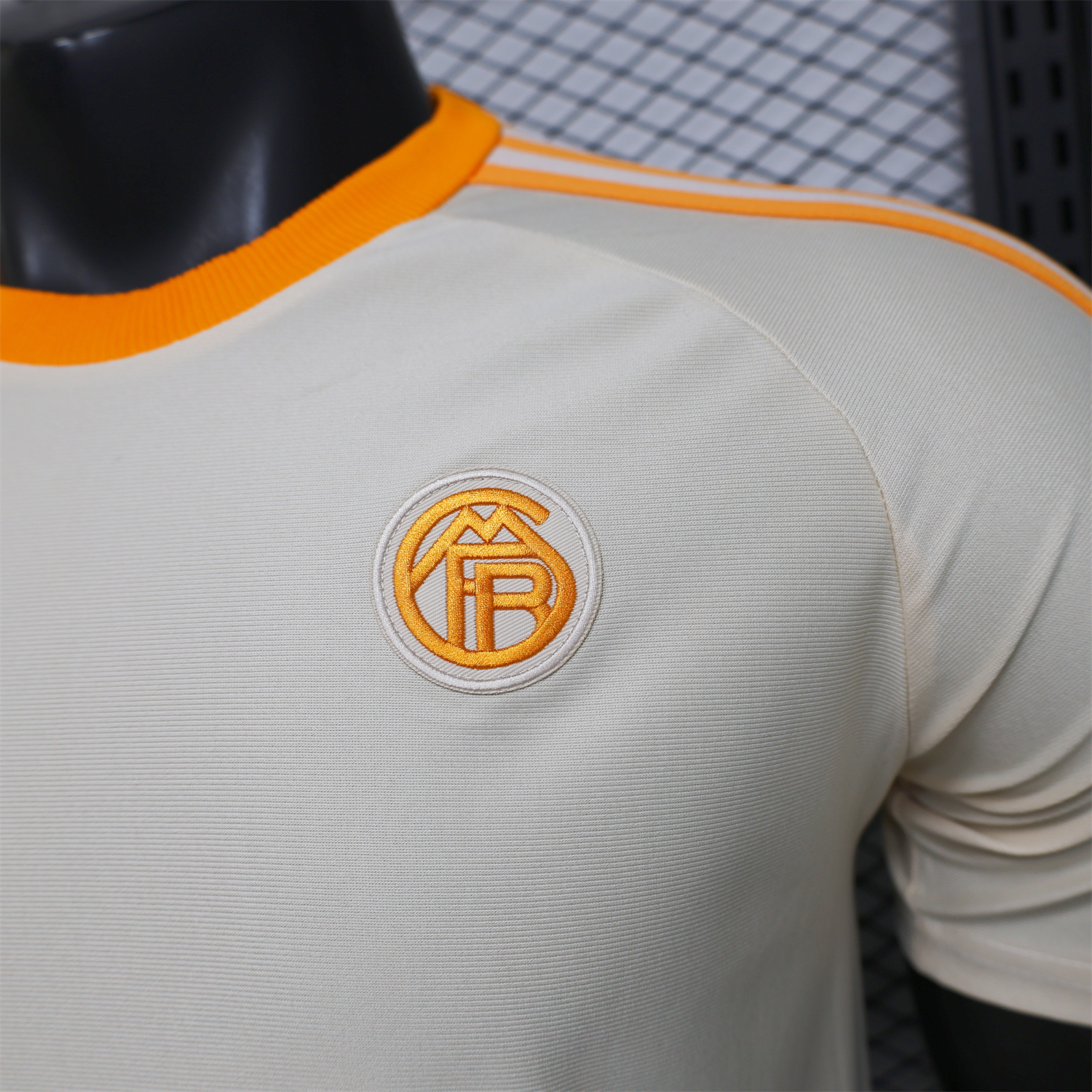 Unitedfootballkit.com | Bayern Munich 25-26 Off-white Casual Jersey - Player Version -Customize Name, Number and Patch | Worldwide Shipping