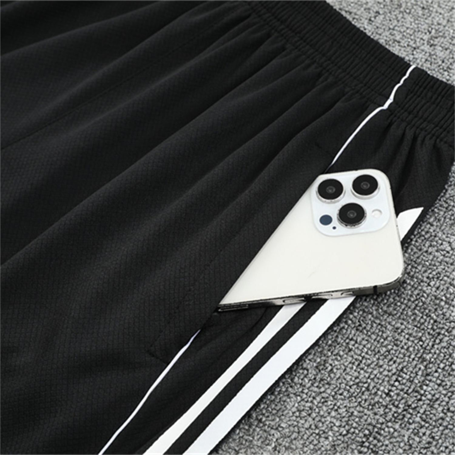 foot-Germany 25-26 Kids Short-Sleeve Training Set - White Top & Black Shorts