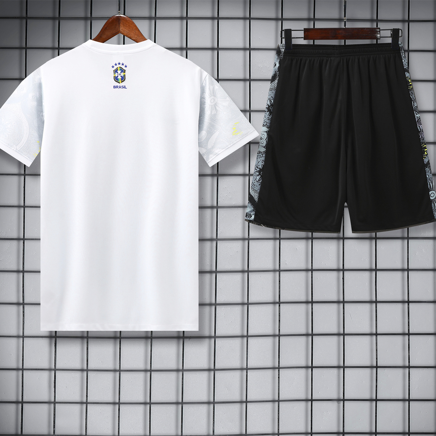 foot-Brazil 25-26 White Jesus Statue Short-Sleeve Training Set - White Top & Black Shorts