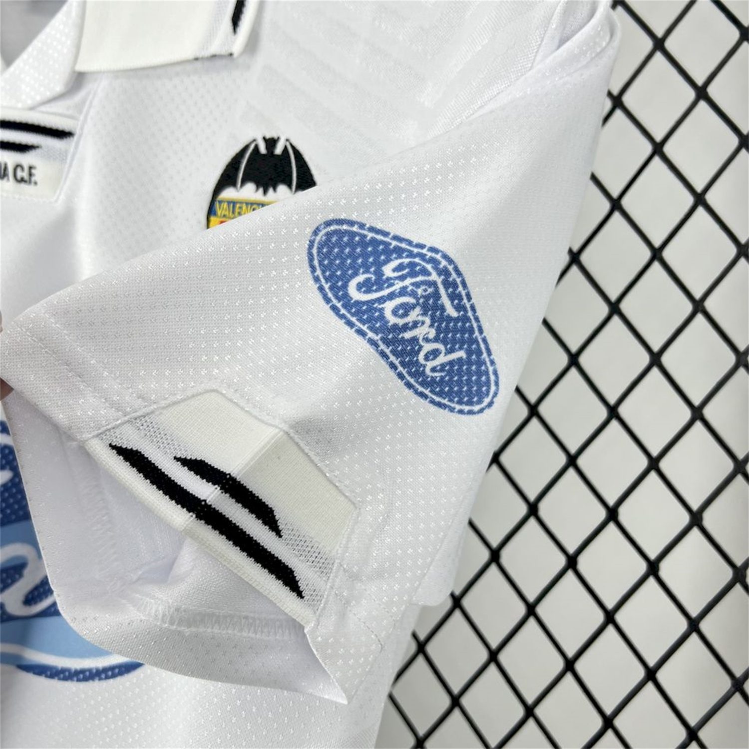 foot-Retro Valencia 1995-96 Home Jersey