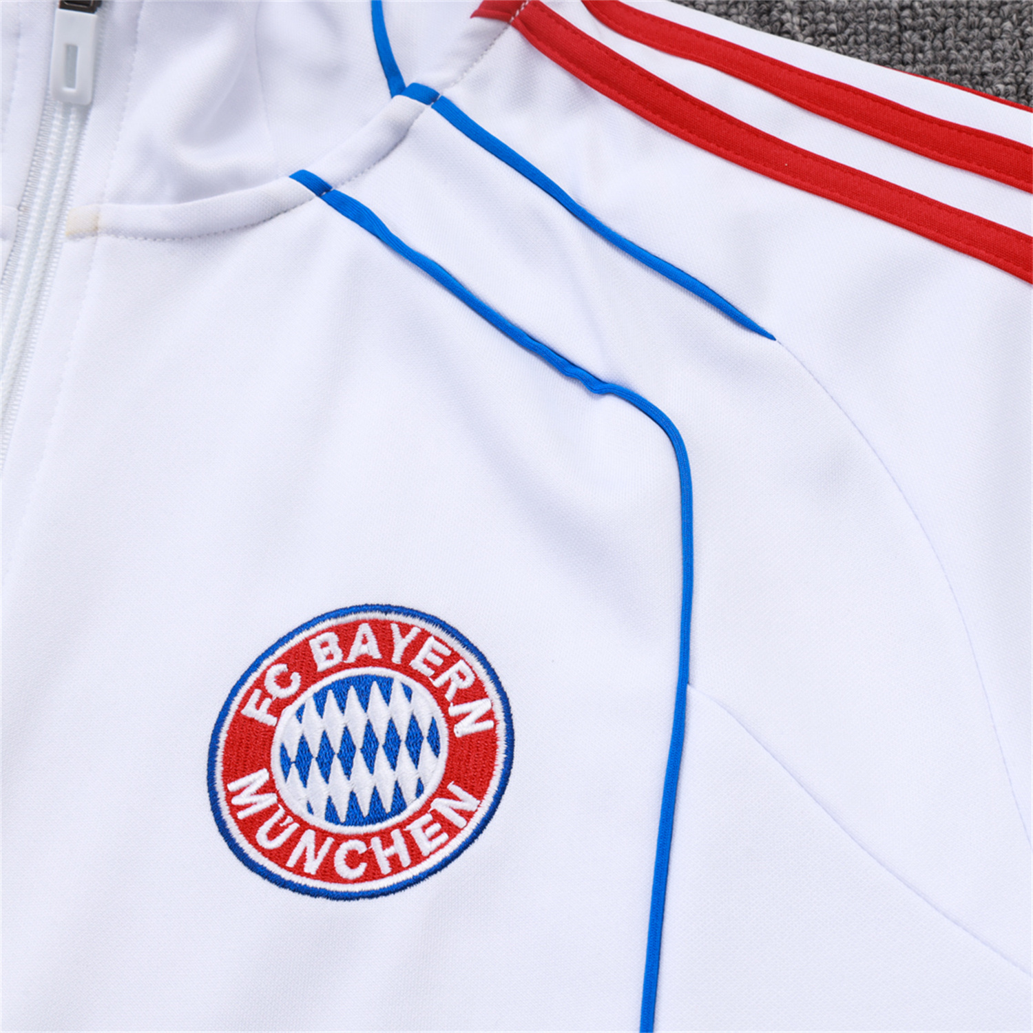 foot-Bayern Munich 25-26 Jacket Training Tracksuit - White Throwback Jackets & Grey Pants