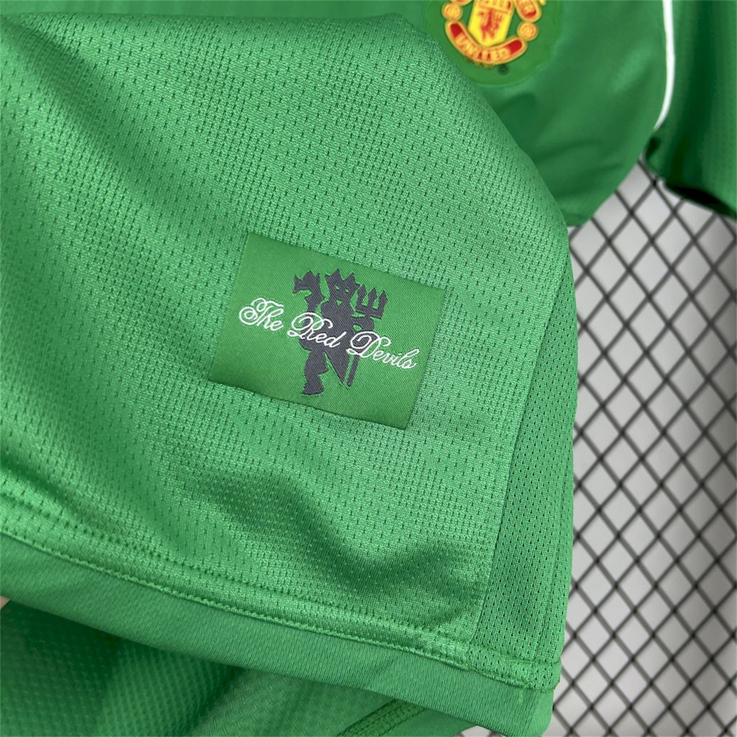 SIUjerseys-Retro Manchester United 2007-08 Green Goalkeeper Jersey