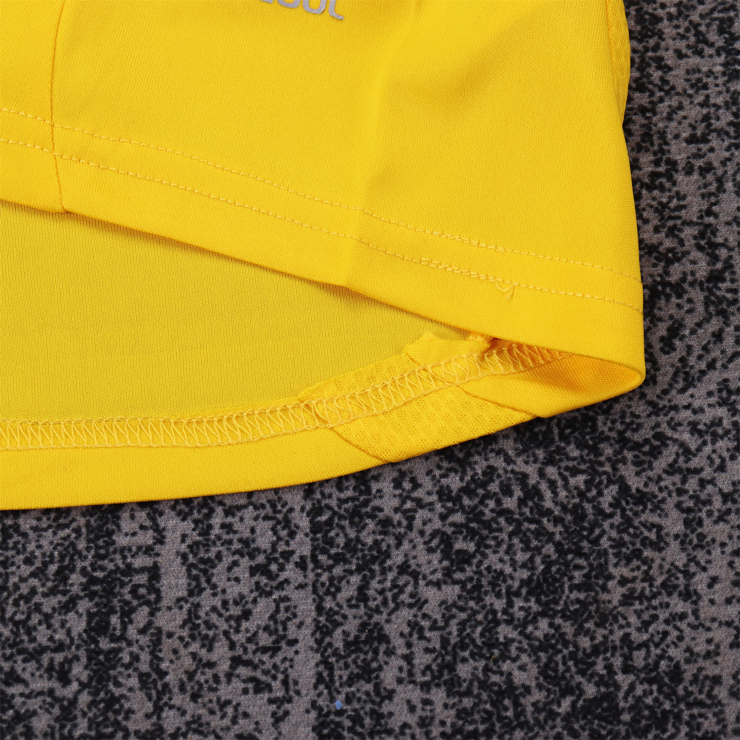 GlobeJersey-Retro Real Madrid 2011-12 Yellow Goalkeeper Kids Kit