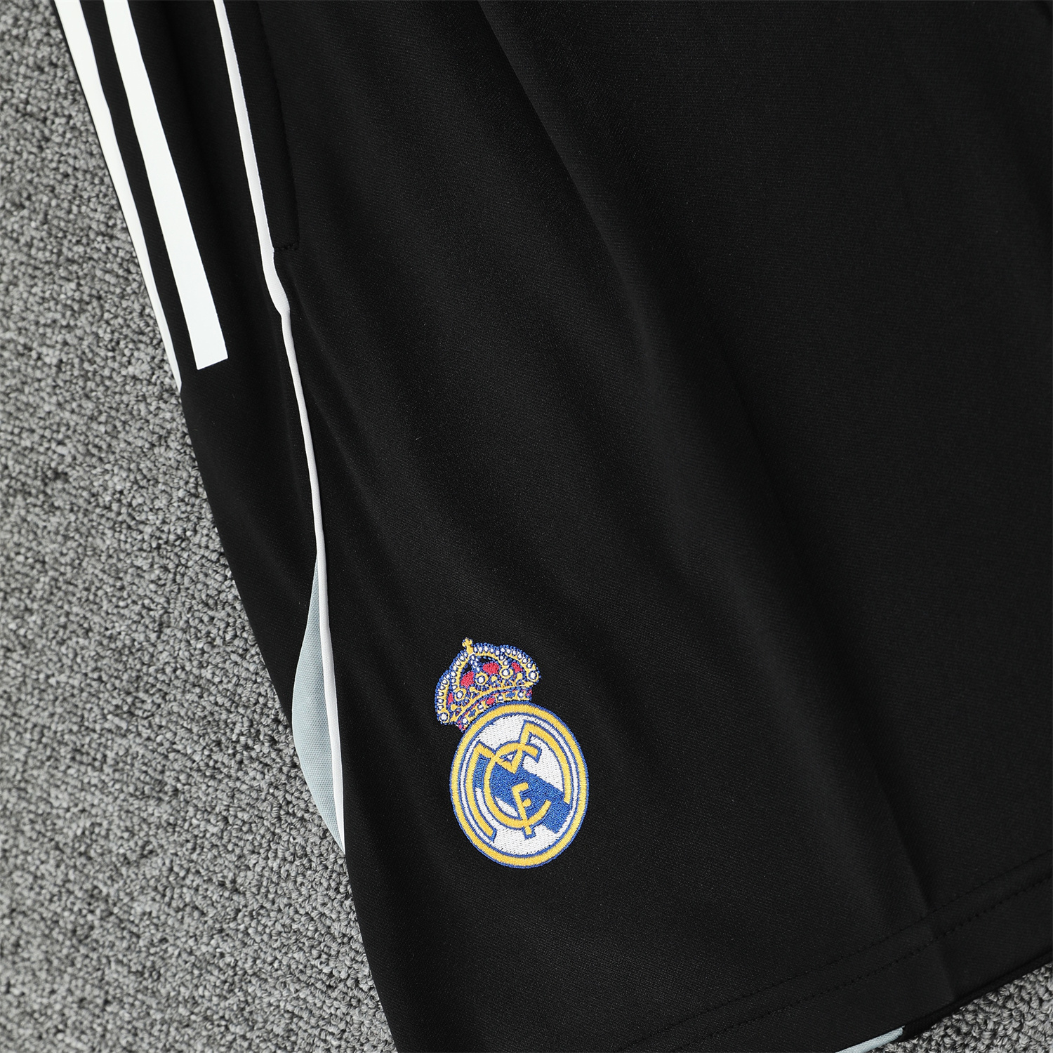 foot-Real Madrid 25-26 Vest Training Set - Grey Arrow Pattern Vest & Black Shorts