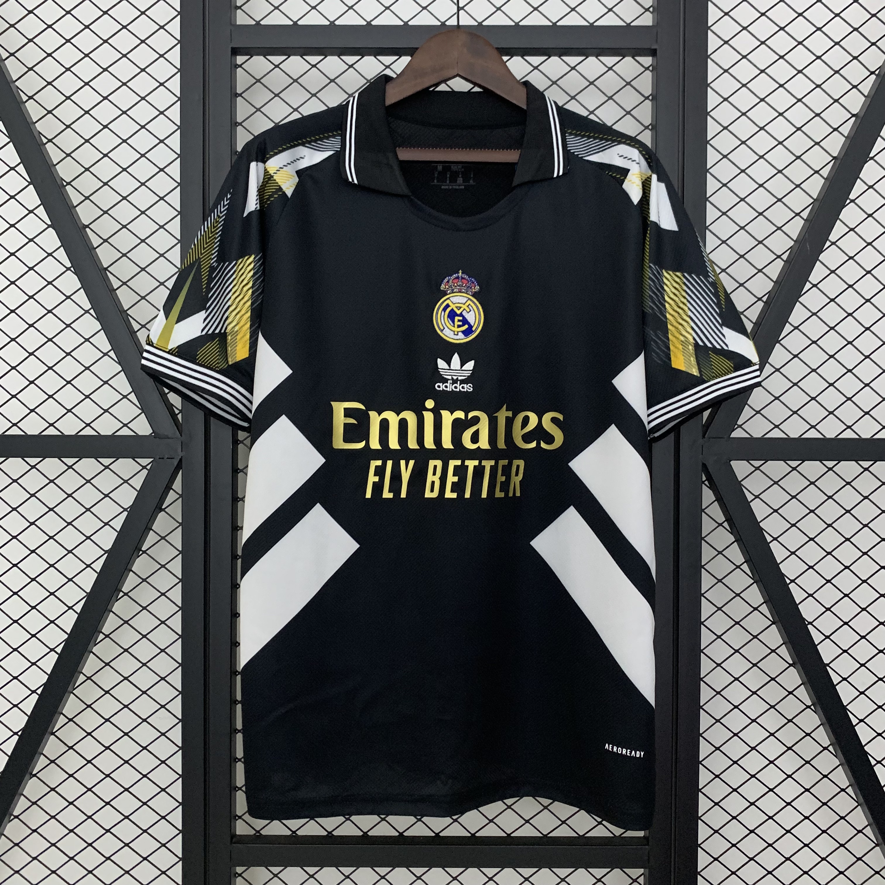 foot-Real Madrid 25-26 Black Gold White Three Bars Jersey - Fans Version