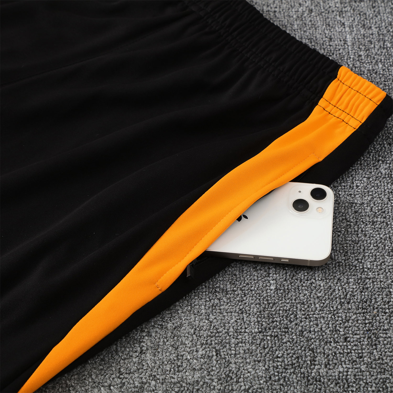 foot-Real Madrid 25-26 POLO Short-Sleeve Training Set - Black Top and Pants with Yellow Stripes