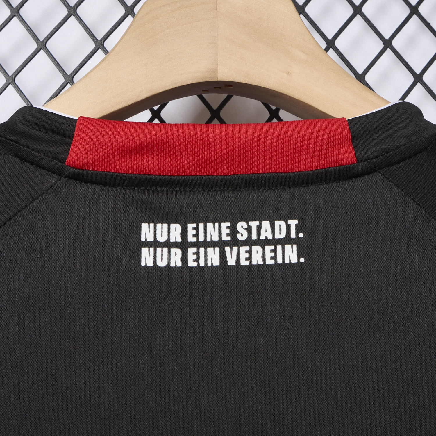 foot-Frankfurt 25-26 Home Red Jersey - Fans Version