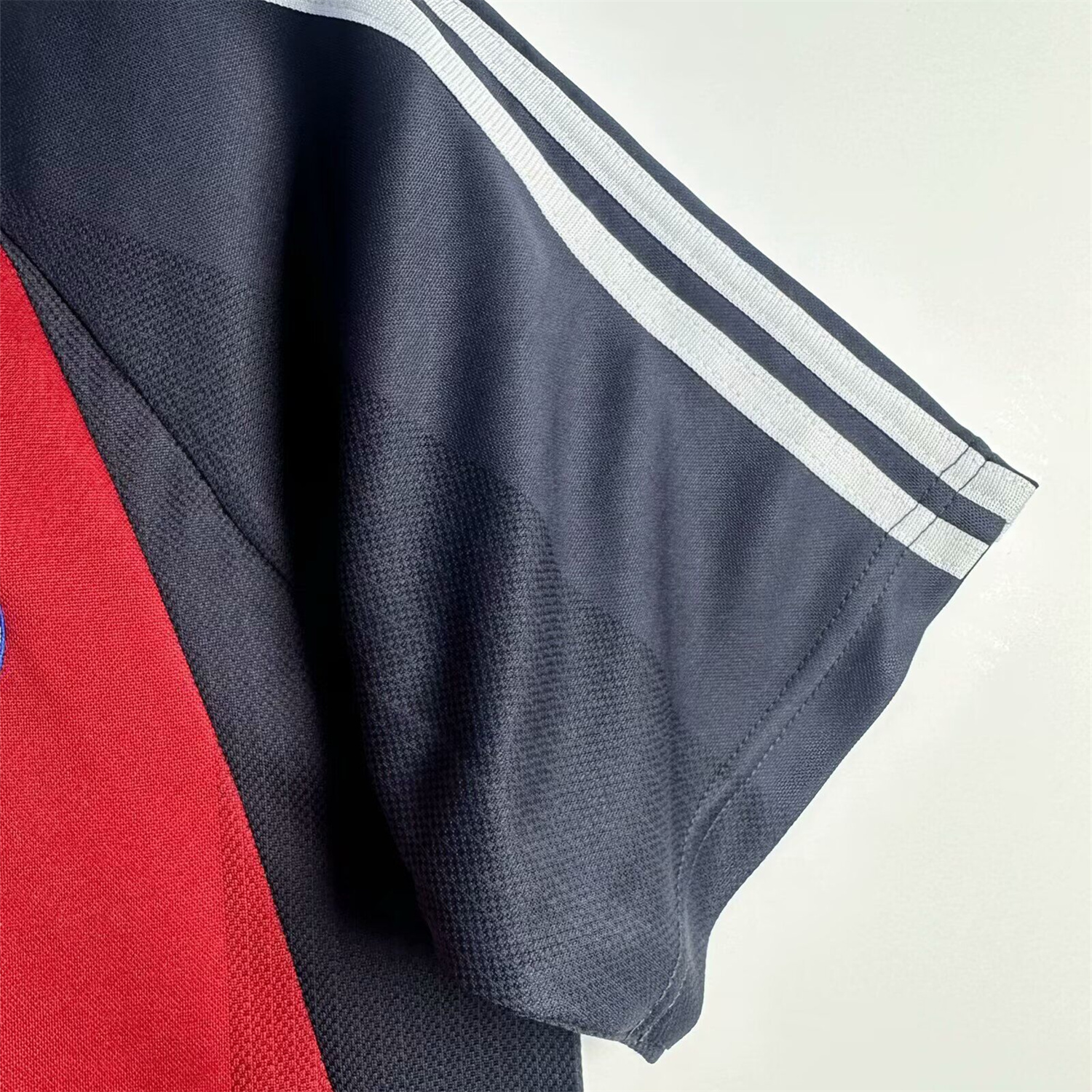 foot-Retro Bayern Munich 2001-02 Home Jersey