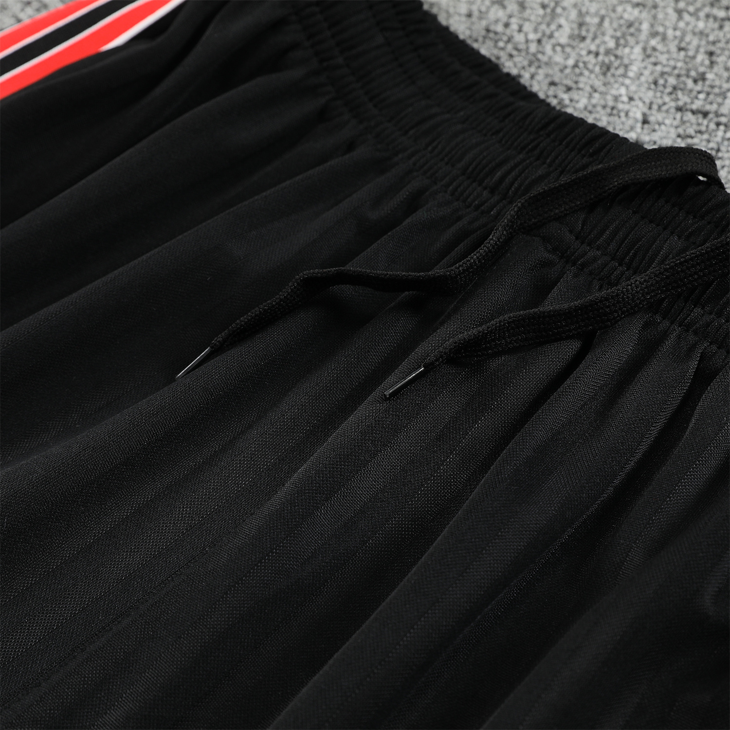 foot-Manchester United 25-26 Short-Sleeve Training Set - Red Lines Black Top & Black Shorts