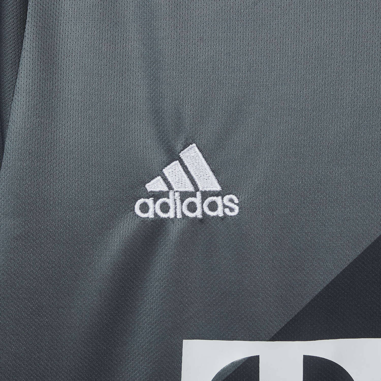 foot-Retro Bayern Munich 2016-17 Away Jersey