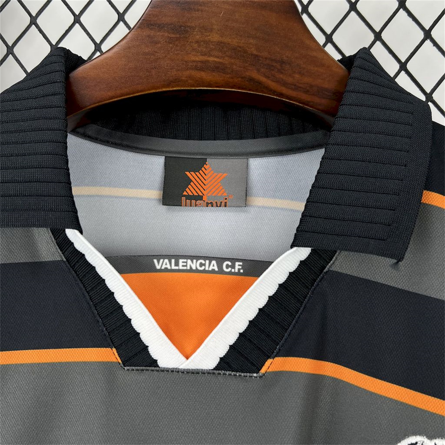 foot-Retro Valencia 1999-00 Third Jersey