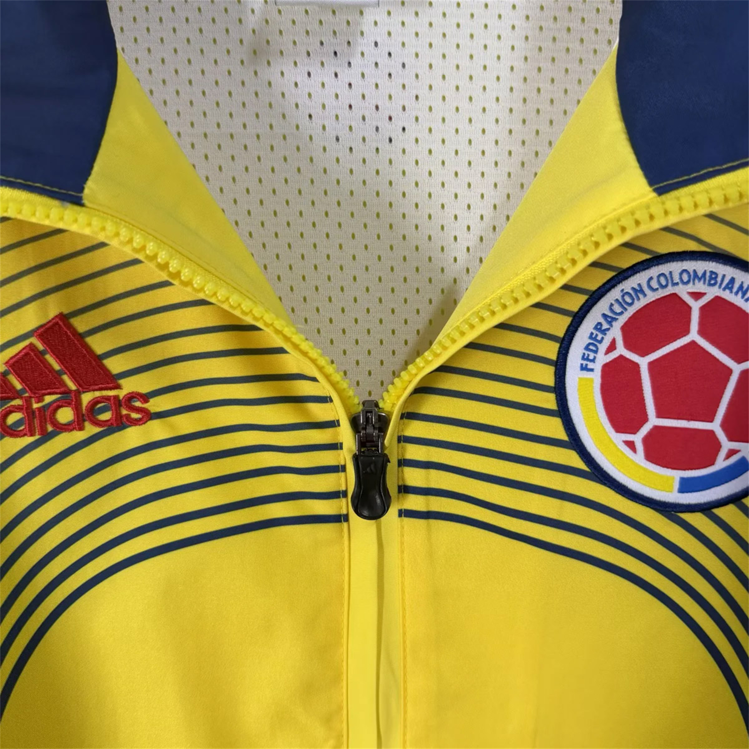 Funinjersey-Colombia 2026 Retro Style Windbreaker Jacket - Yellow