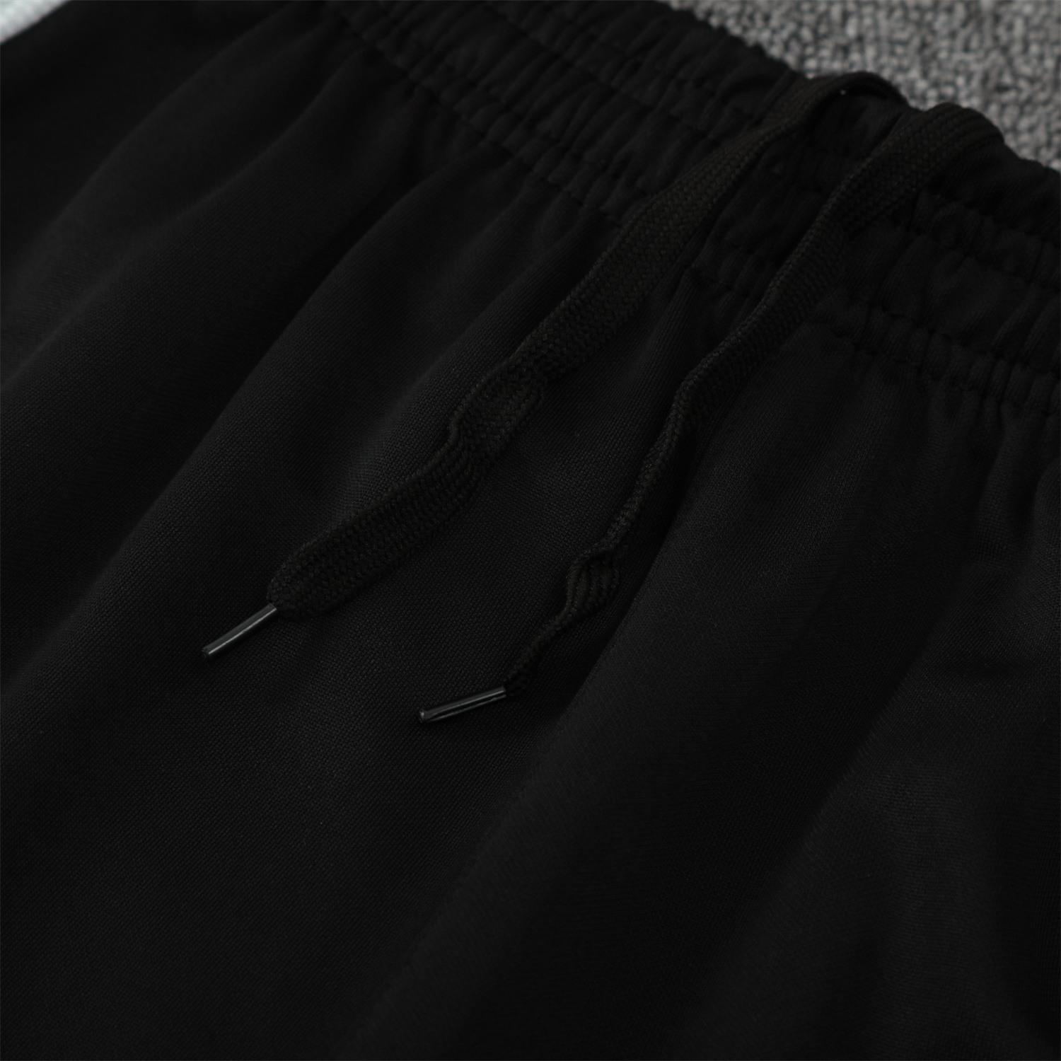 foot-Real Madrid 25-26 Traning Hoodie Set - Triangular Spots White Hoodie With Black Pants