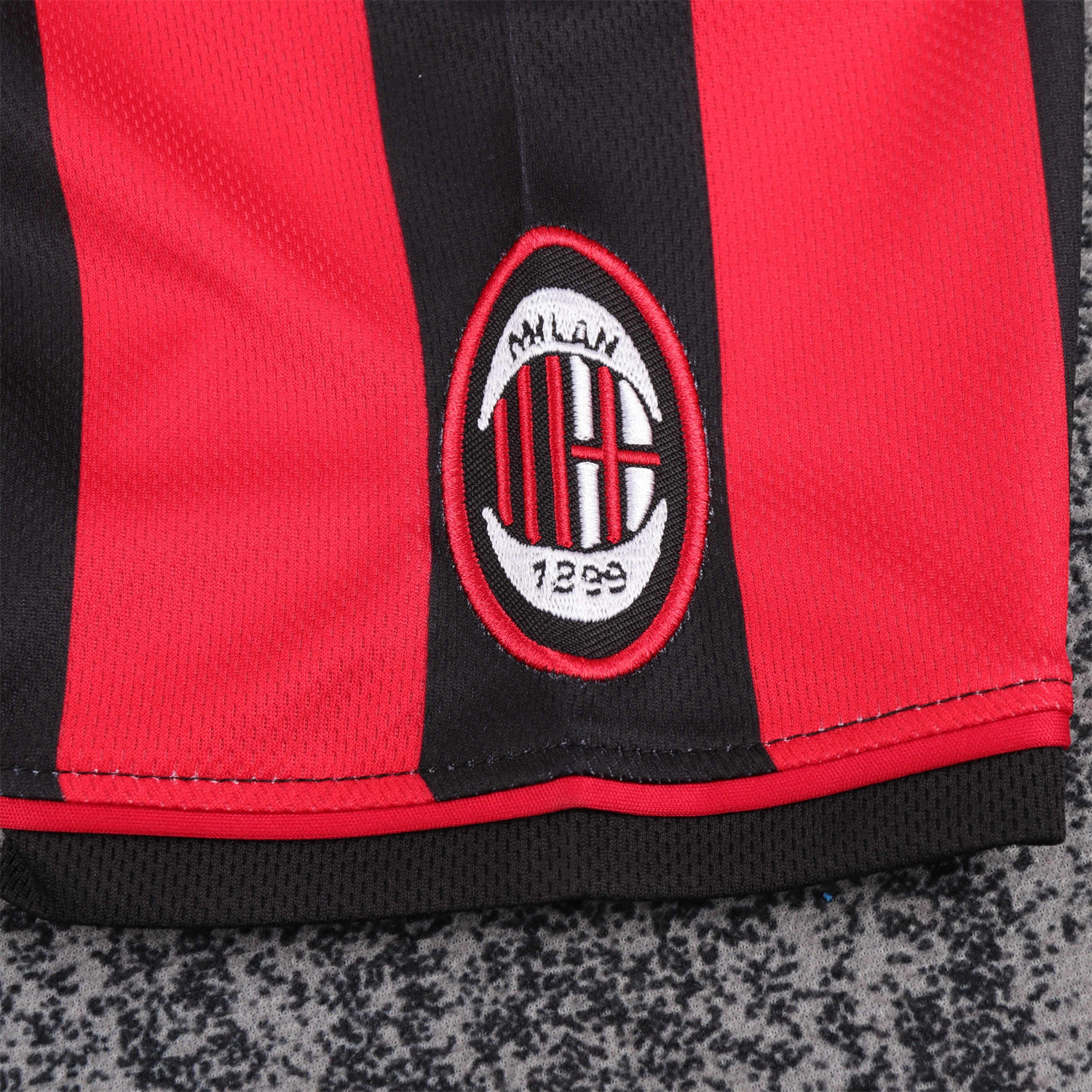 Unitedfootballkit.com | Retro AC Milan 1996-97 Home Kids Kit -Customize Name, Number and Patch | Worldwide Shipping