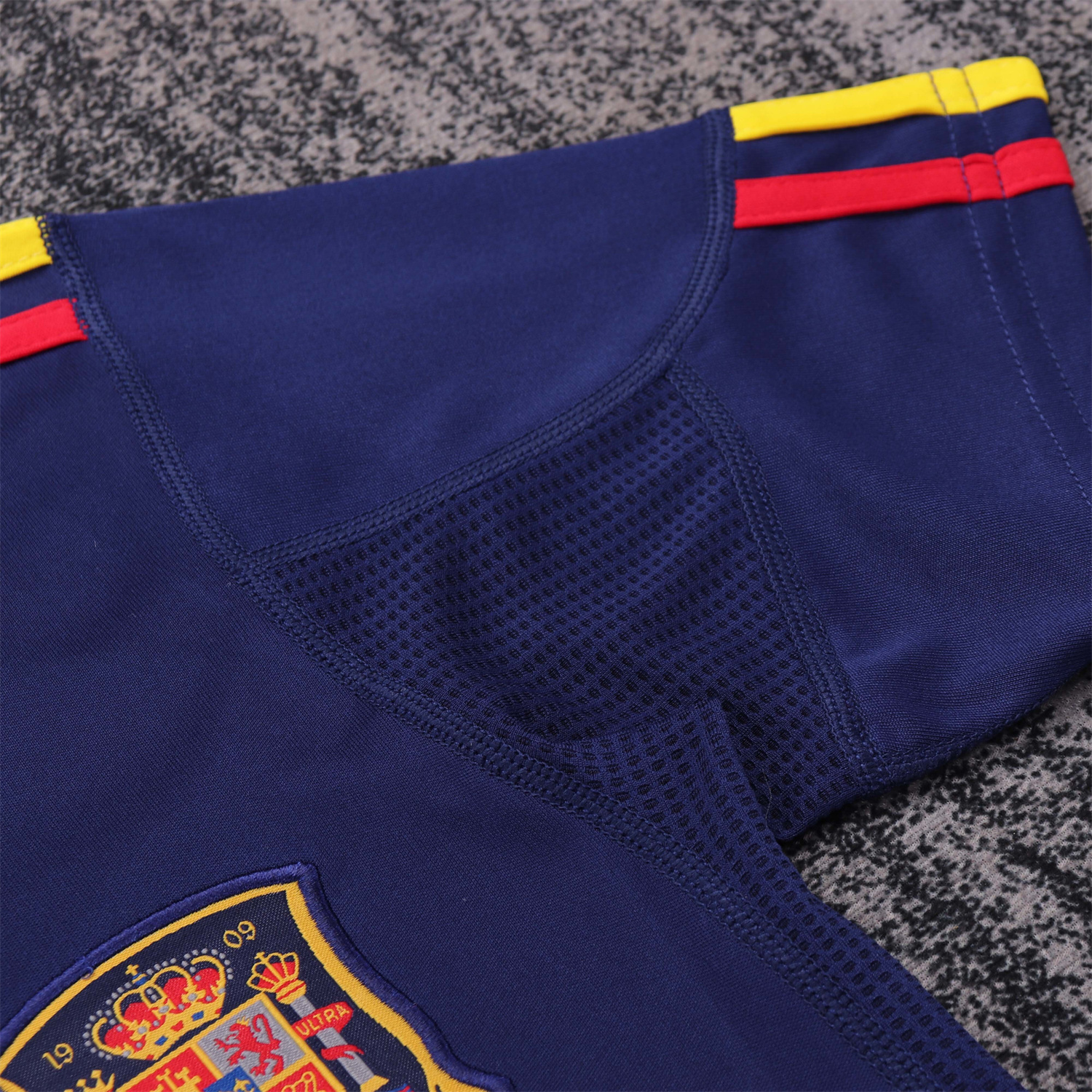 GlobeJersey-Retro Spain 2010 Away Kids Kit