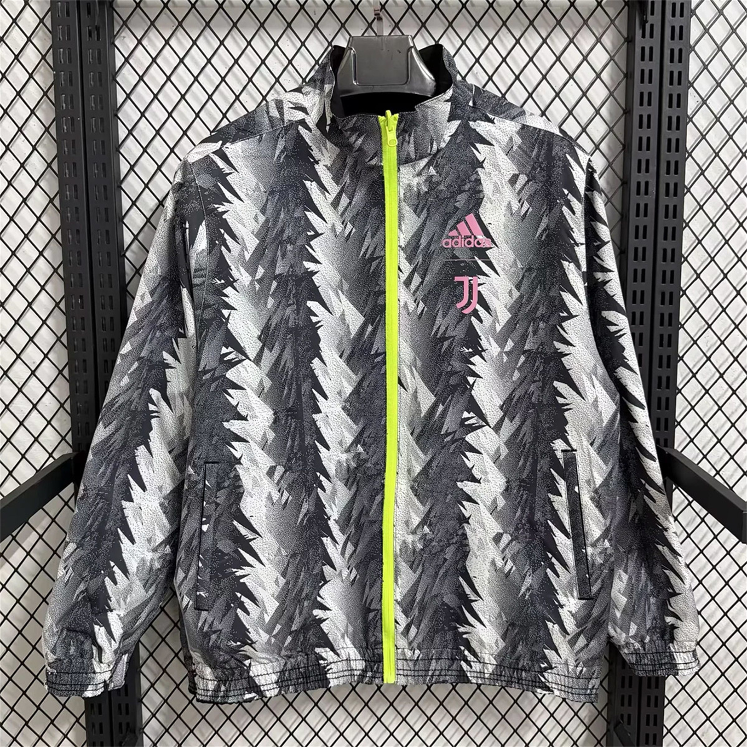 Unitedfootballkit.com | Juventus 25-26 Double Sided Reversible Windbreaker - Black & Grey -Customize Name, Number and Patch | Worldwide Shipping