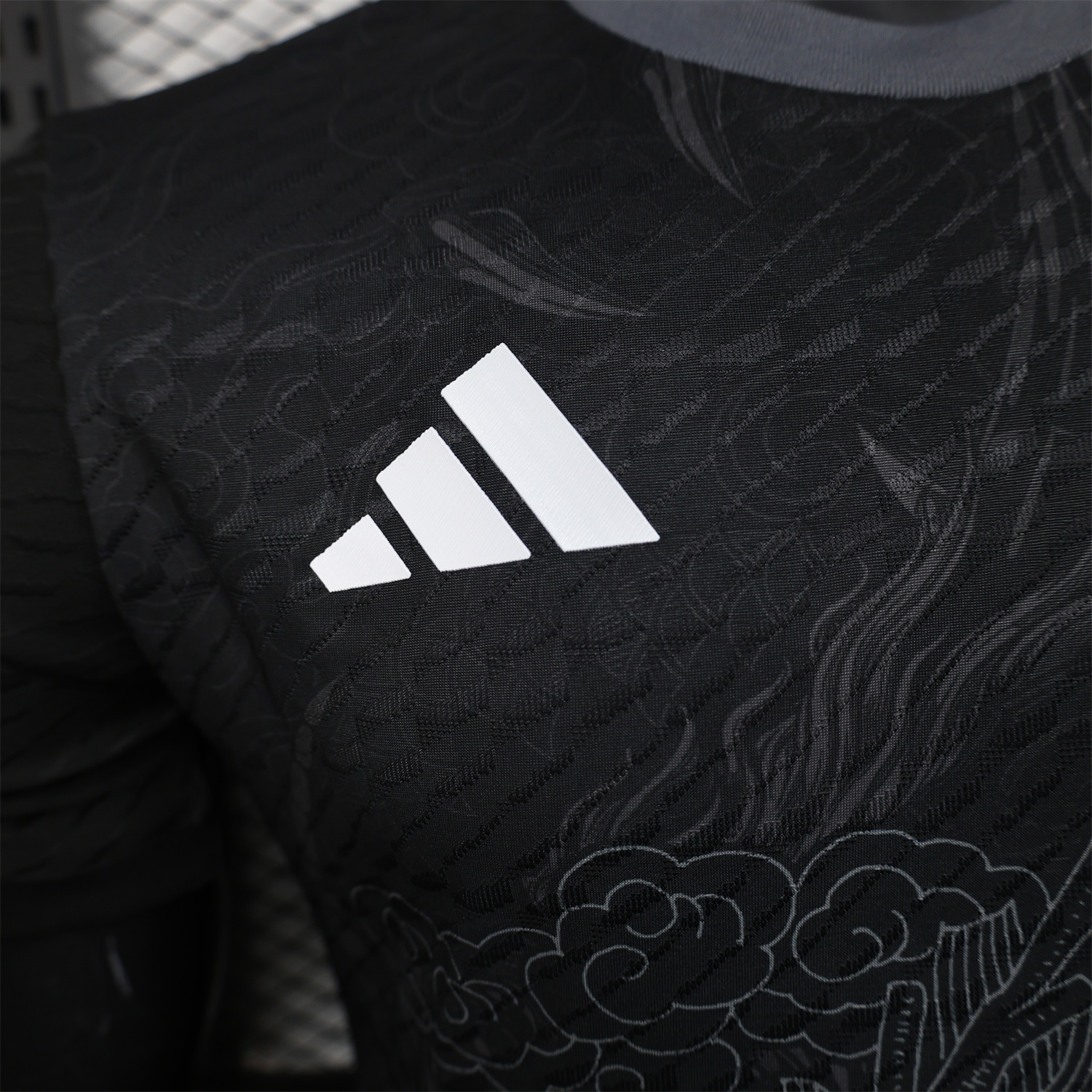 foot-Real Madrid 25-26 Grey Chinese Loong and Auspicious Clouds Line Drawing Black Jersey - Player Version