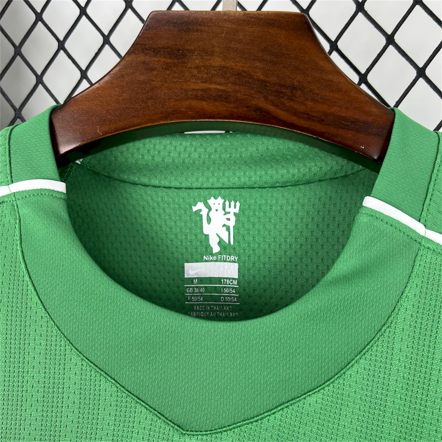 foot-Retro Manchester United 2007-08 Green Goalkeeper Long Sleeves Jersey