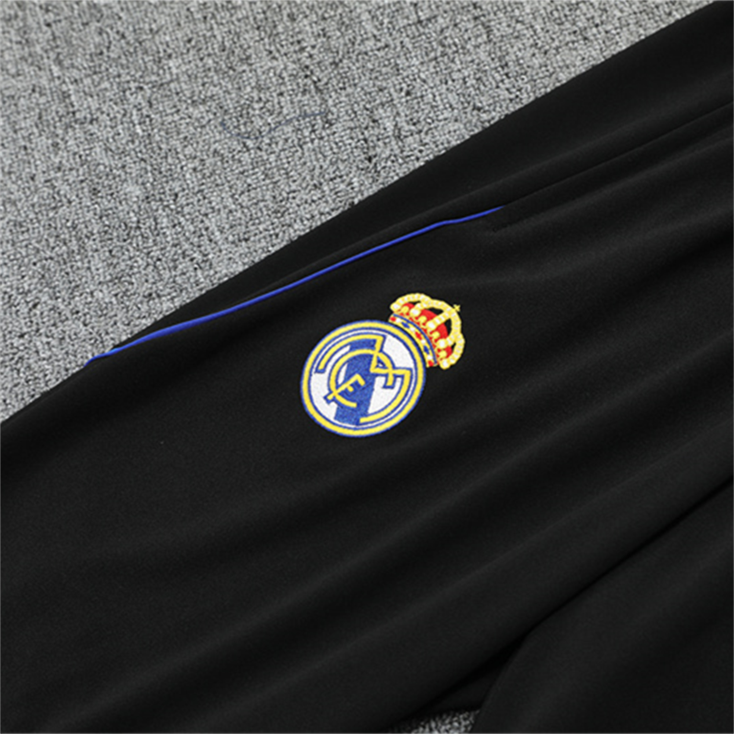 foot-Real Madrid 25-26 Long Sleeve Training Set - White Loong Black Blue Top and Black Pants