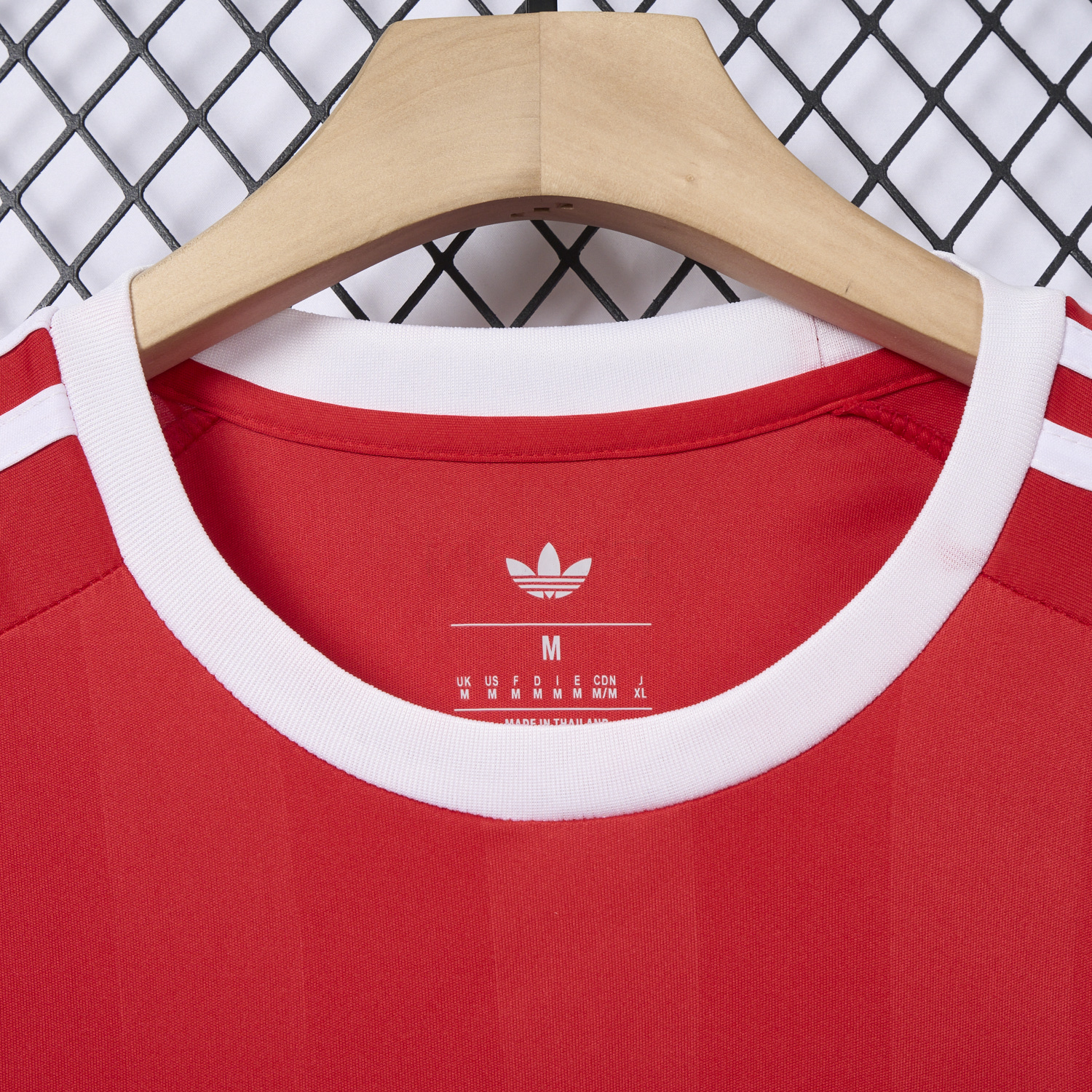 foot-Bayern Munich 25-26 Red Trefoil Goalkeeper Jersey - Fans Version