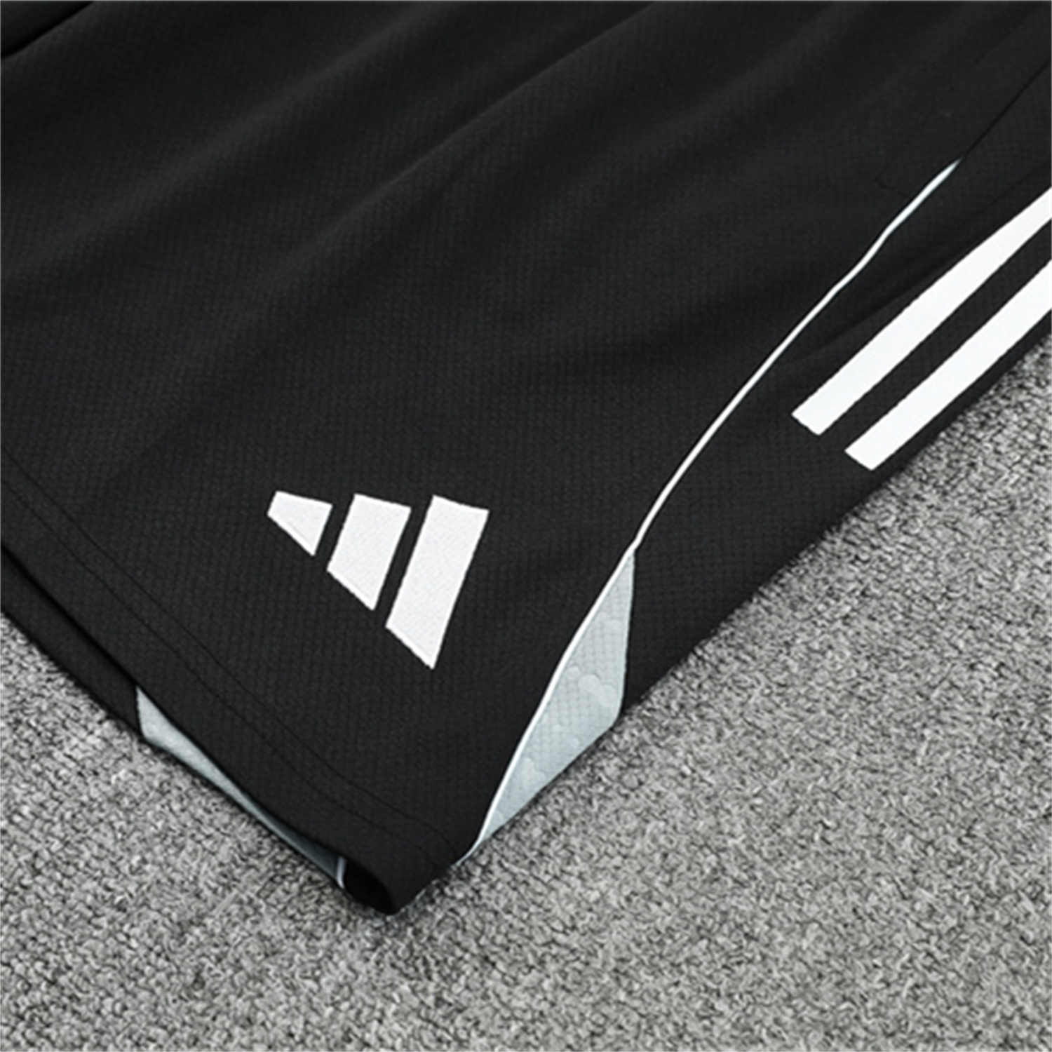 foot-Germany 25-26 Kids Short-Sleeve Training Set - White Top & Black Shorts