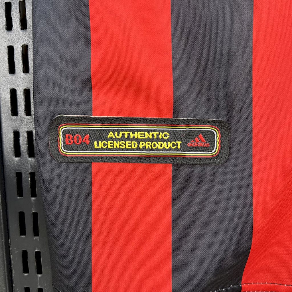 foot-Retro Bayer 04 Leverkusen 2000-01 Home Jersey