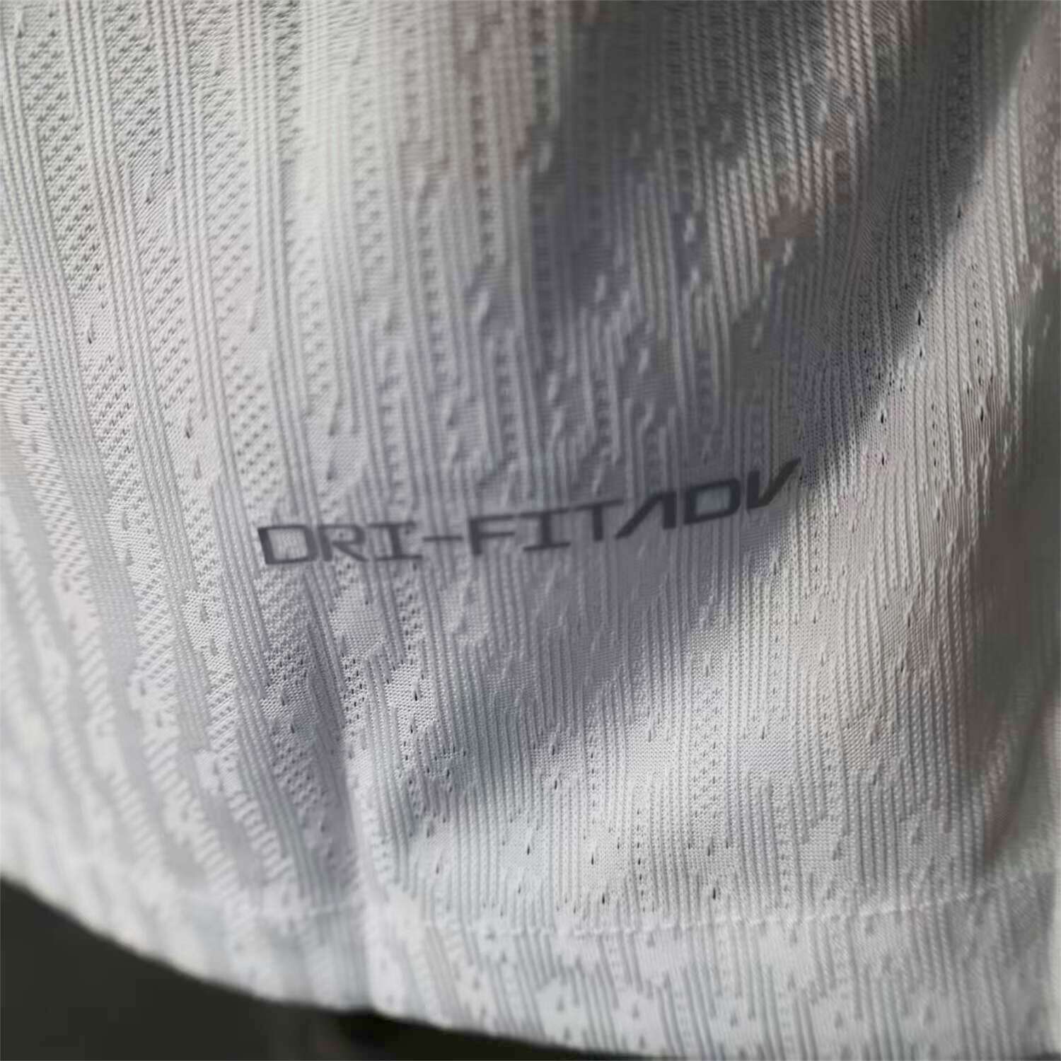 foot-Barcelona 25-26 White Jersey with Red Blue Ink Horizontal Stripes Jersey - Player Version