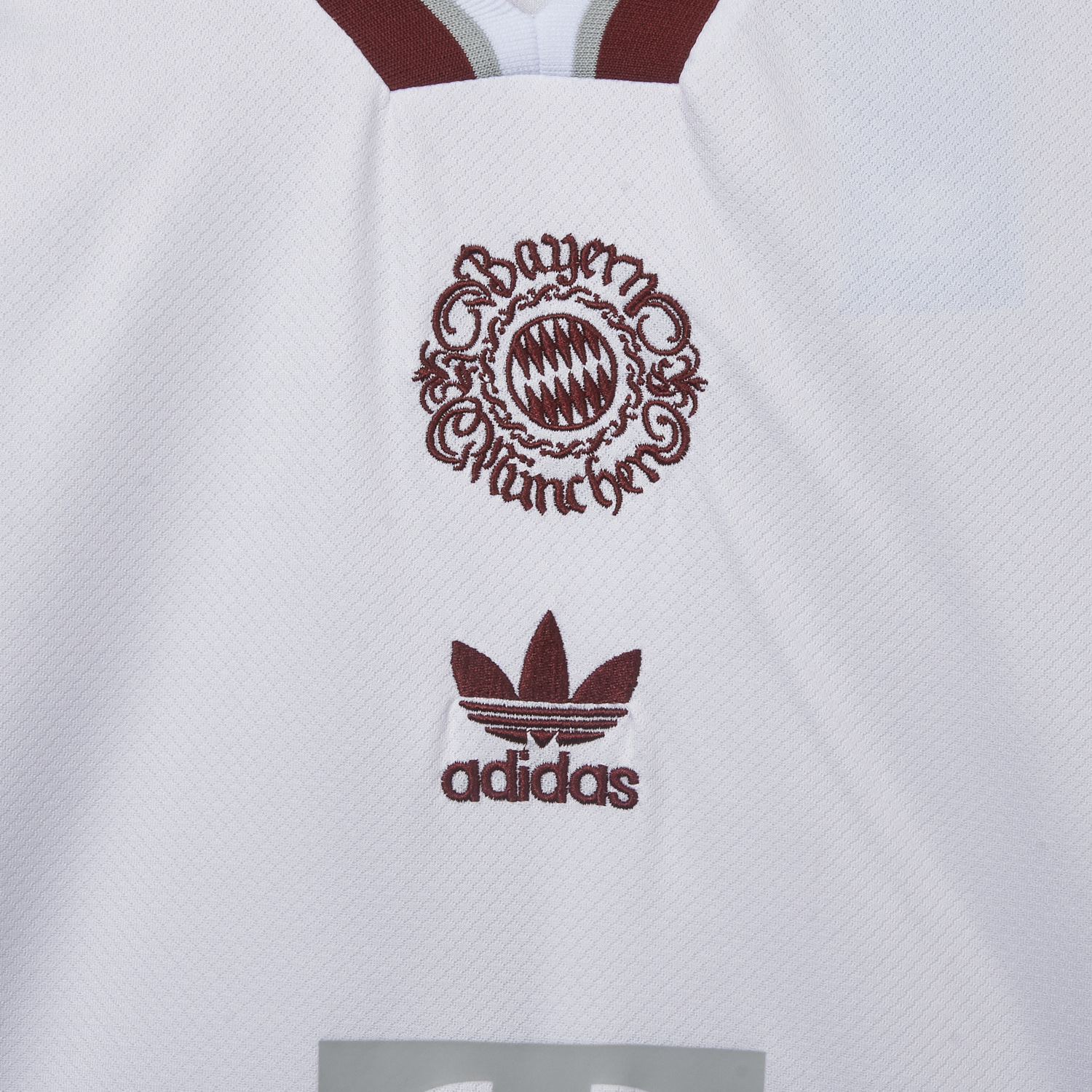 foot-Bayern Munich 25-26 Throwback Trefoil Red Stripe White Special Jersey - Fans Version