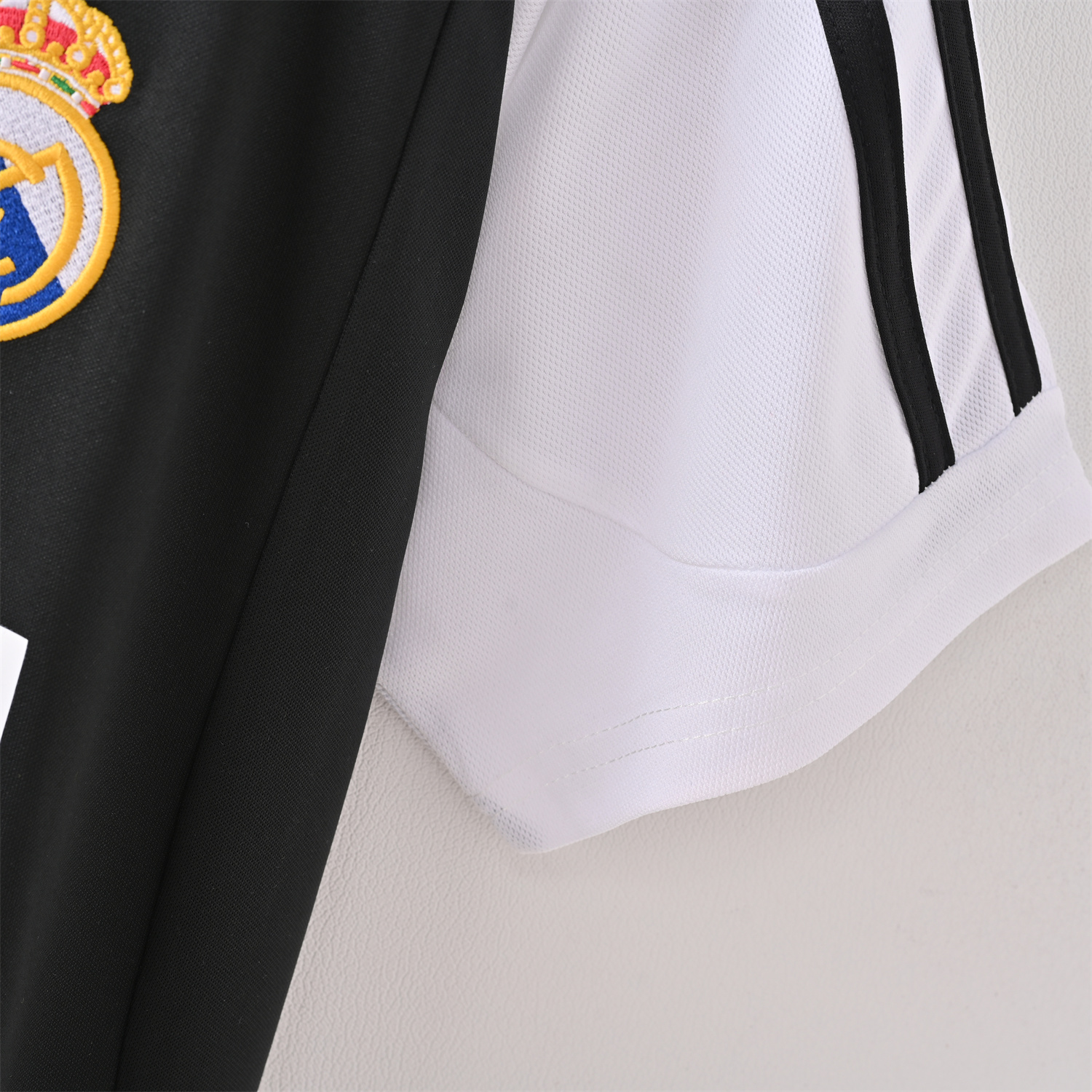 foot-Retro Real Madrid 2001-02 Away Jersey