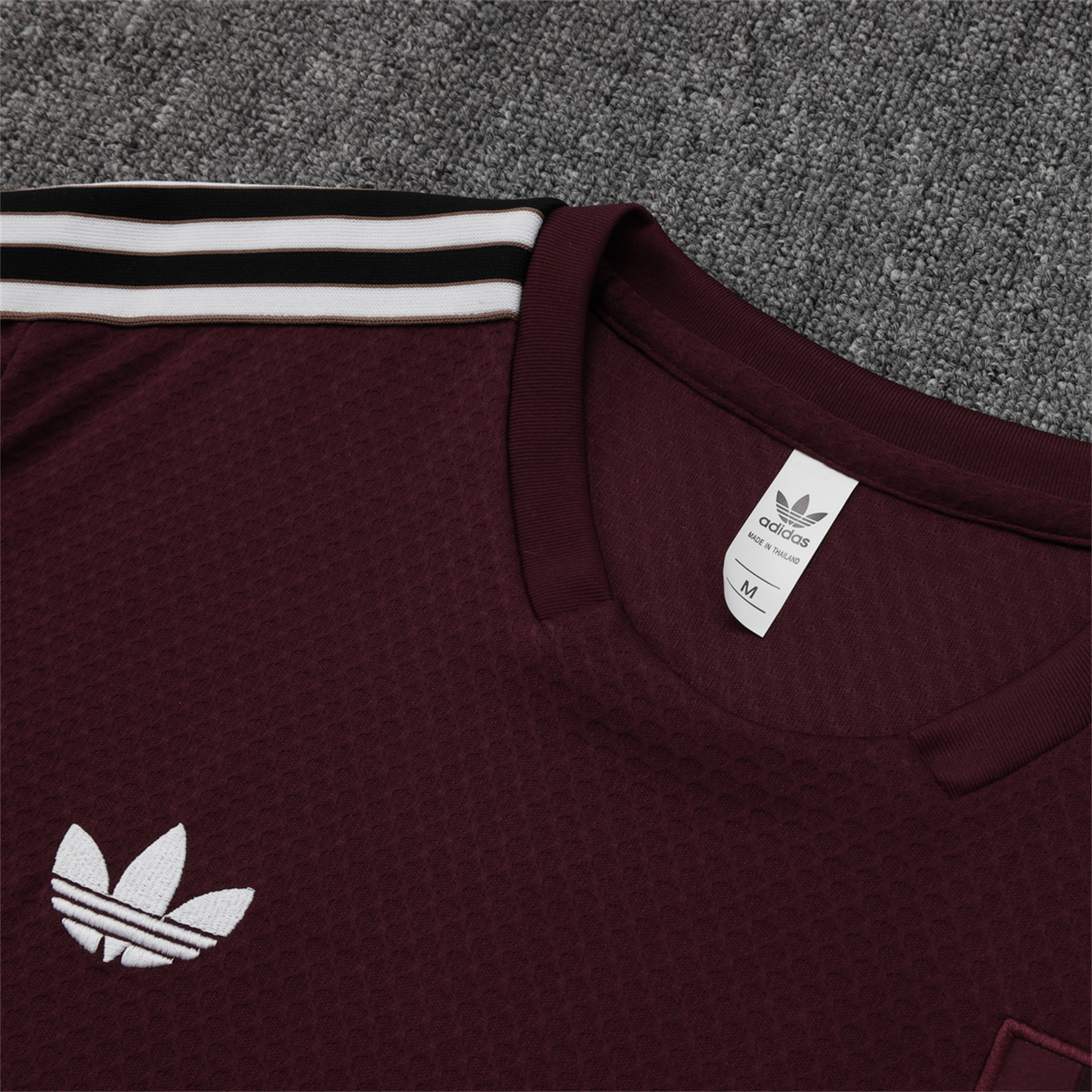 foot-Ajax 25-26 Throwback Trefoil Short-Sleeve Training Set - Deep Red