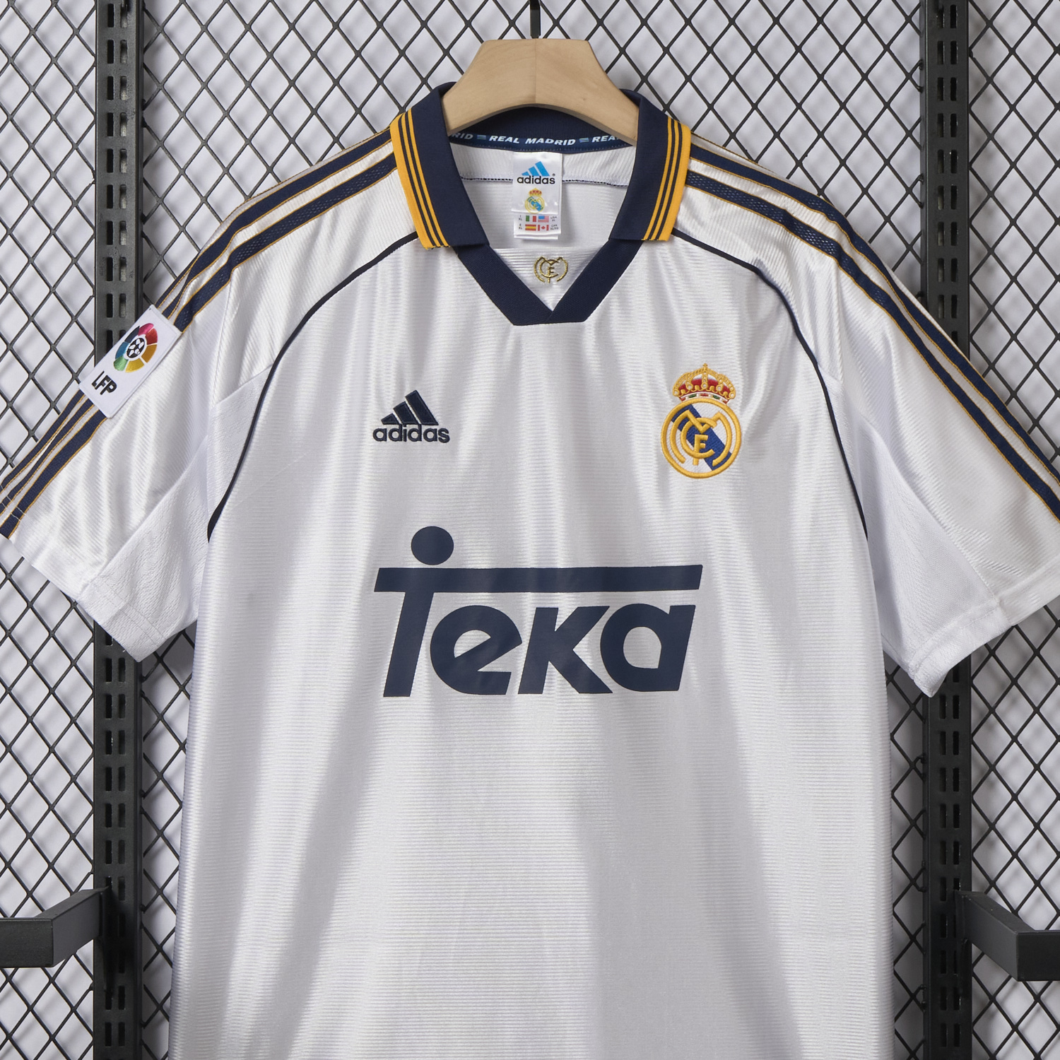 foot-Retro Real Madrid 1998-00 Home Stadium Jersey
