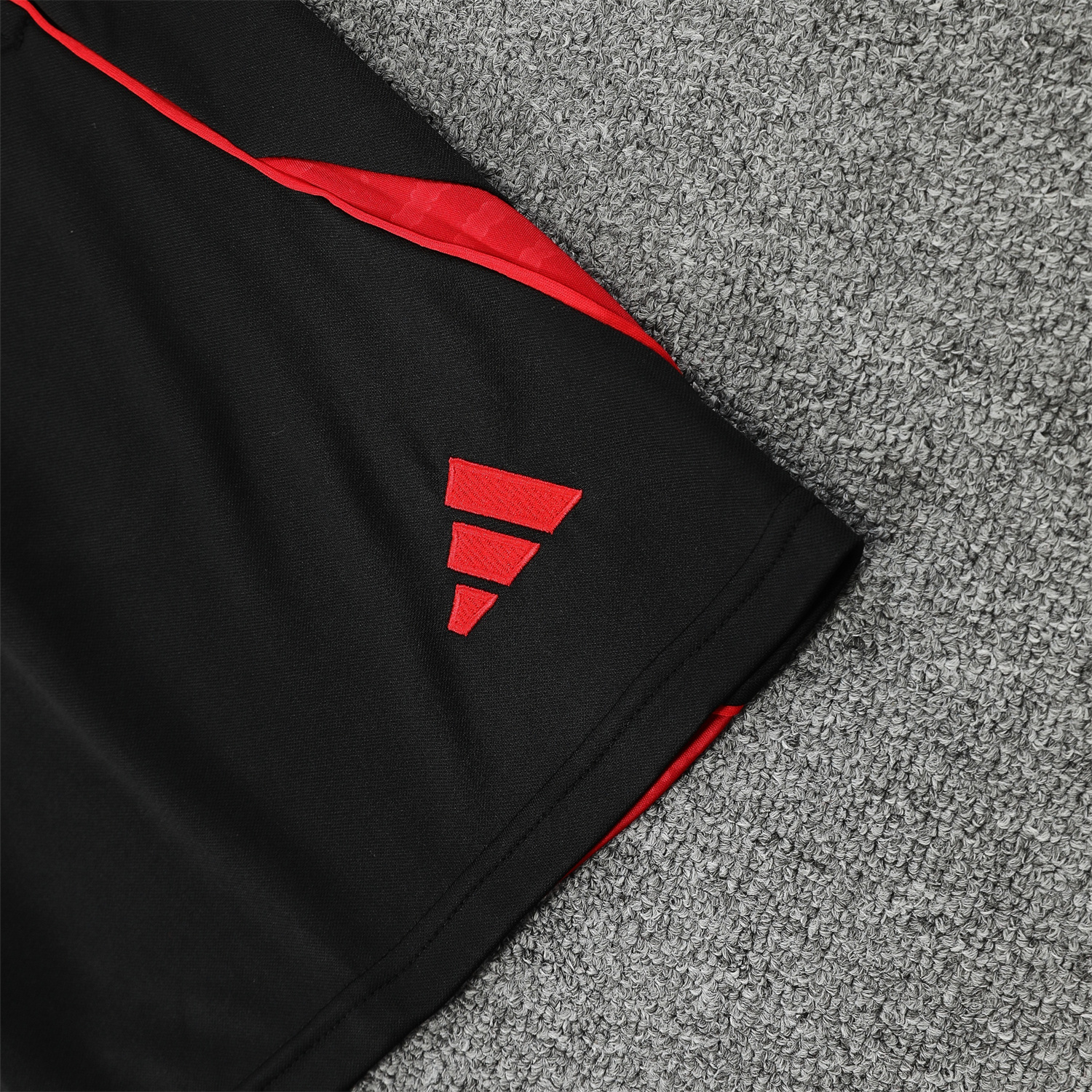 foot-Manchester United 25-26 Short-Sleeve Training Set - Red Black Blocks White Top & Black Shorts