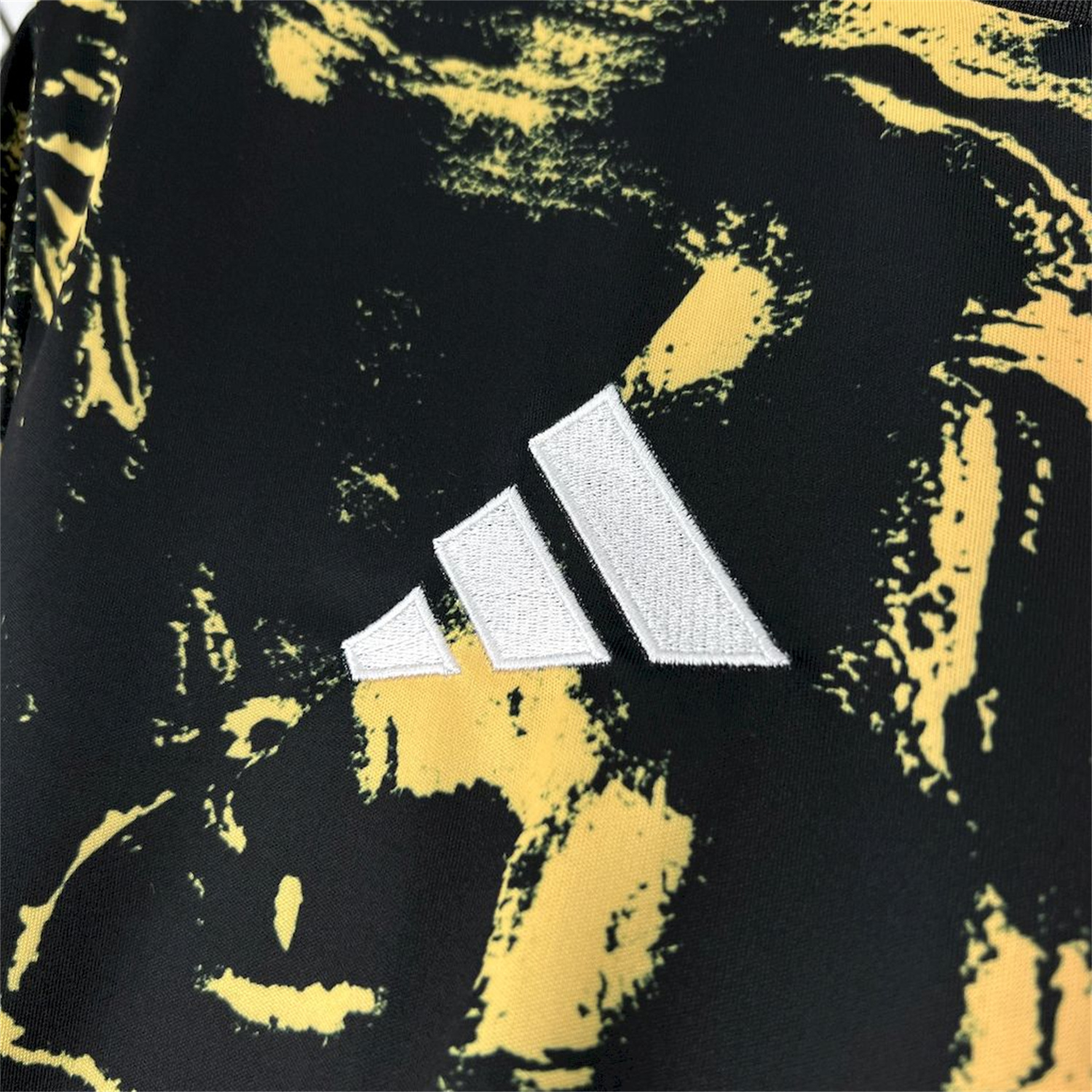 foot-Newcastle United 25-26 Orange Red Graffiti Black Pre-Match Training Jersey - Fans Version