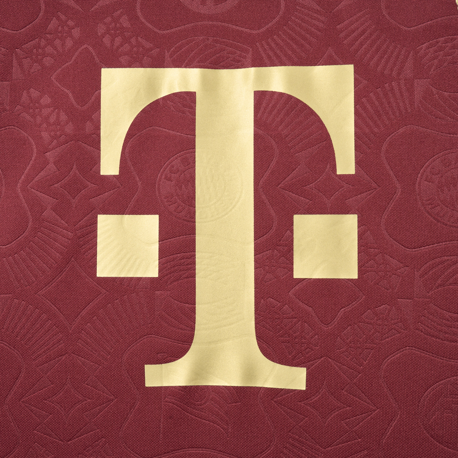 foot-Bayern Munich 2025 Red 125th Anniversary Jersey - Fans Version