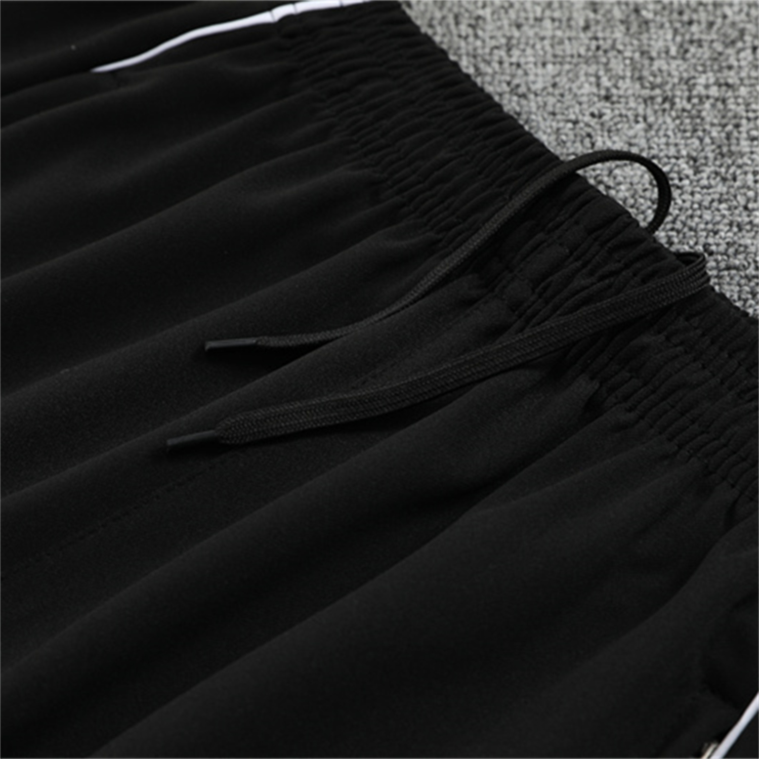 foot-Germany 25-26 Long Sleeve Training Set - White Top and Black Pants