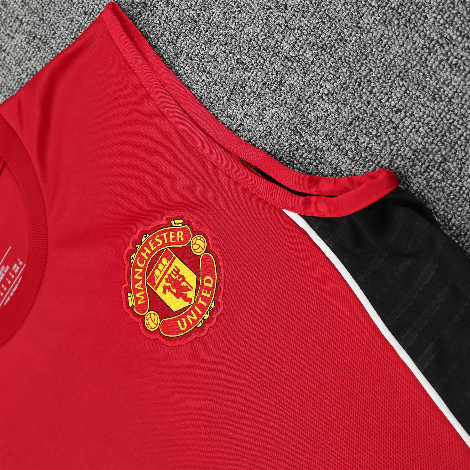 foot-Manchester United 25-26 Vest Training Set - Pure Red Vest & Black Shorts