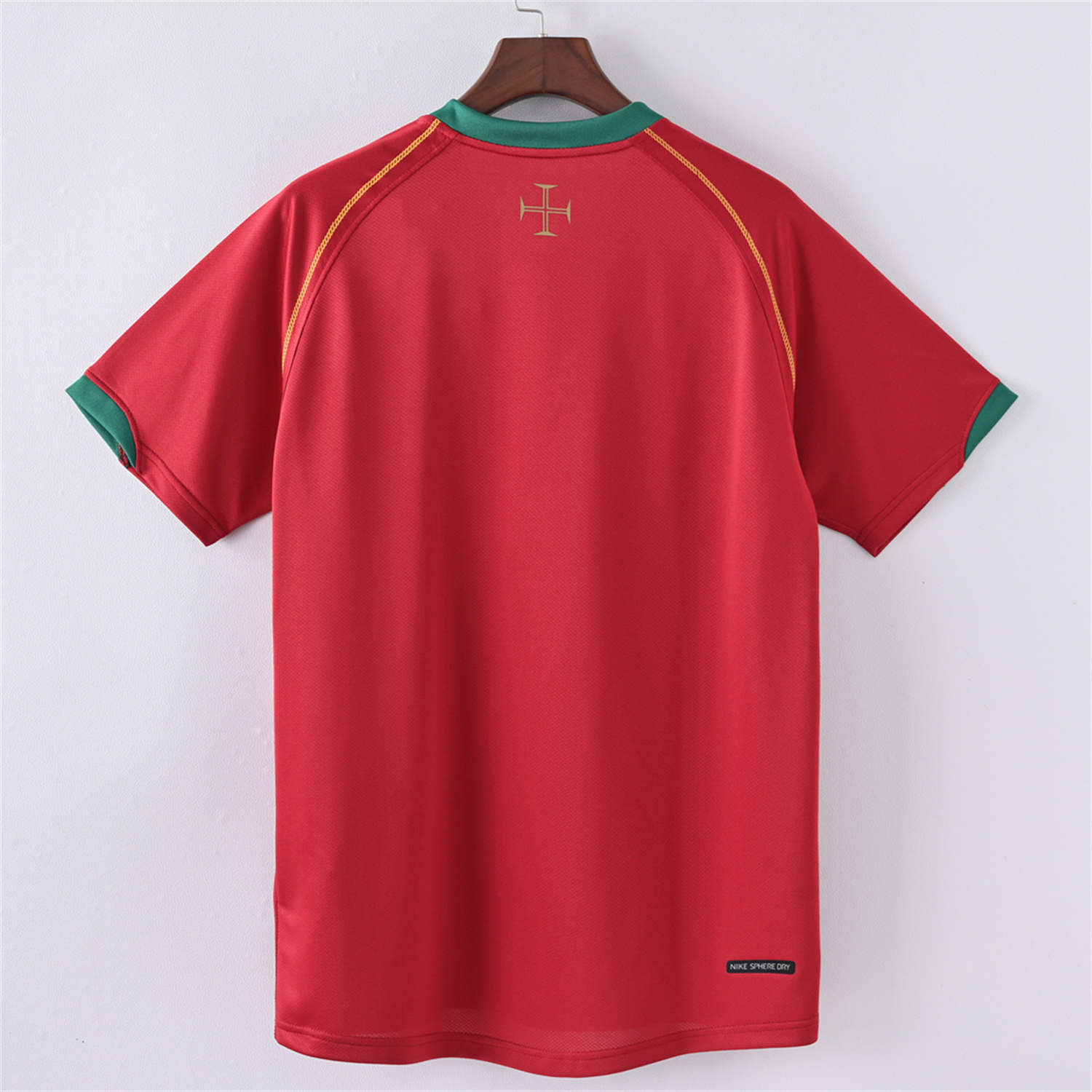 foot-Retro Portugal 2006 Home Jersey