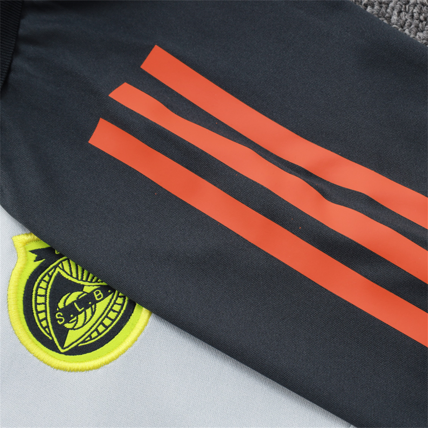 foot-Benfica 25-26 POLO Short-Sleeve Training Set - Grey Top and Deep Grey Pants