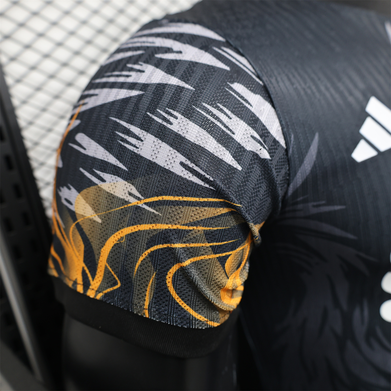 foot-Liver.pool 25-26 Orange Liver.pool Bird Black Special Jersey - Player Version