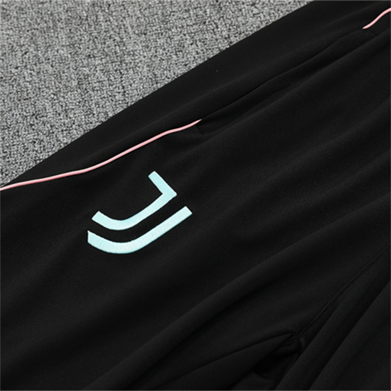 foot-Juventus 25-26 Kids Long Sleeve Training Set - Black Top and Black Pants