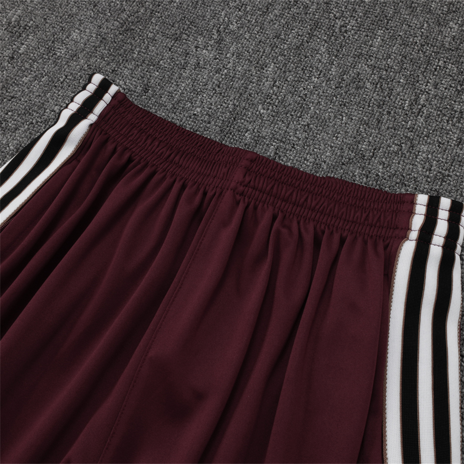 foot-Ajax 25-26 Throwback Trefoil Short-Sleeve Training Set - Deep Red