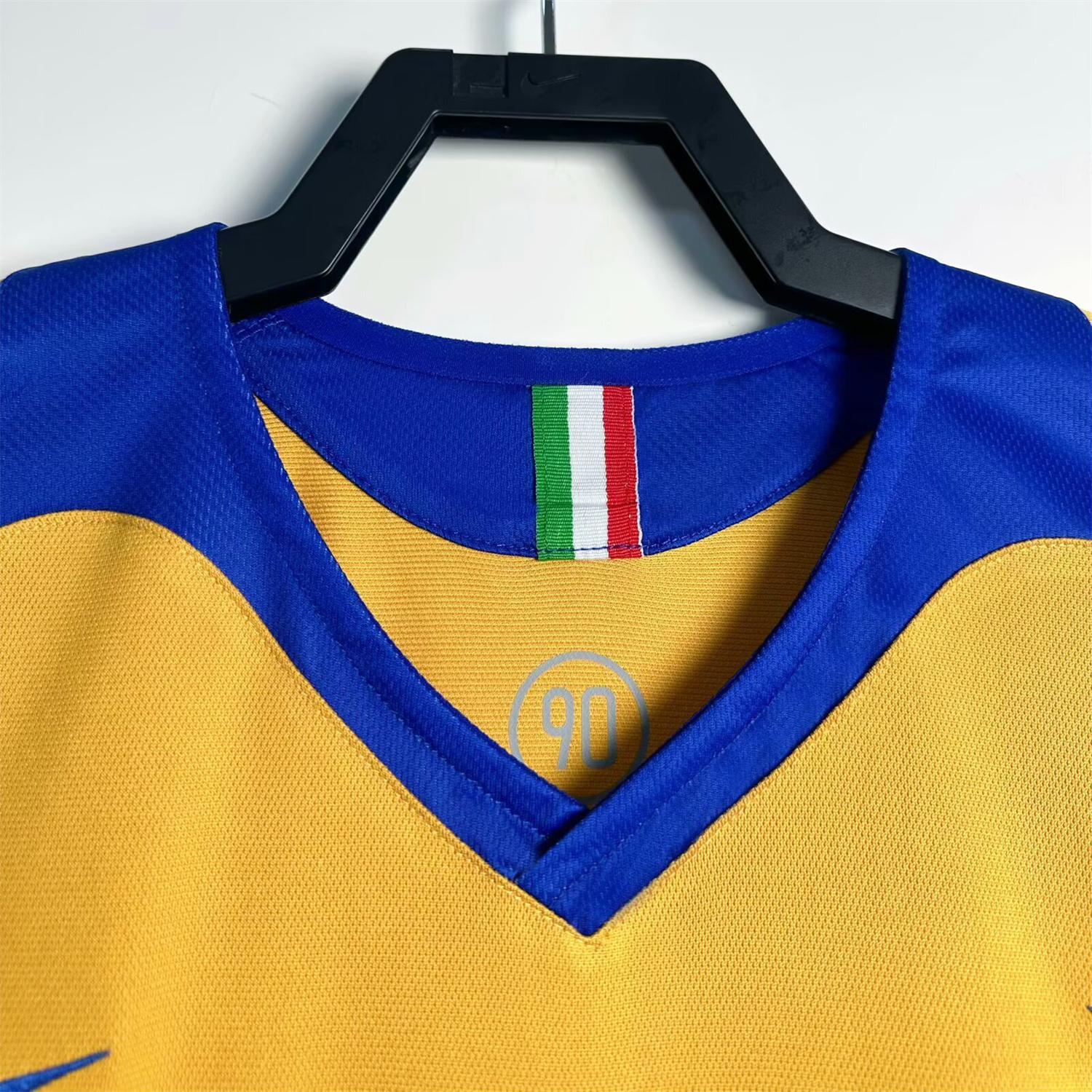 Unitedfootballkit.com | Retro Juventus 2005-06 Third Jersey -Customize Name, Number and Patch | Worldwide Shipping