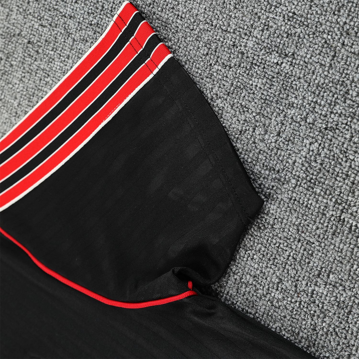 foot-Manchester United 25-26 Short-Sleeve Training Set - Red Lines Black Top & Black Shorts