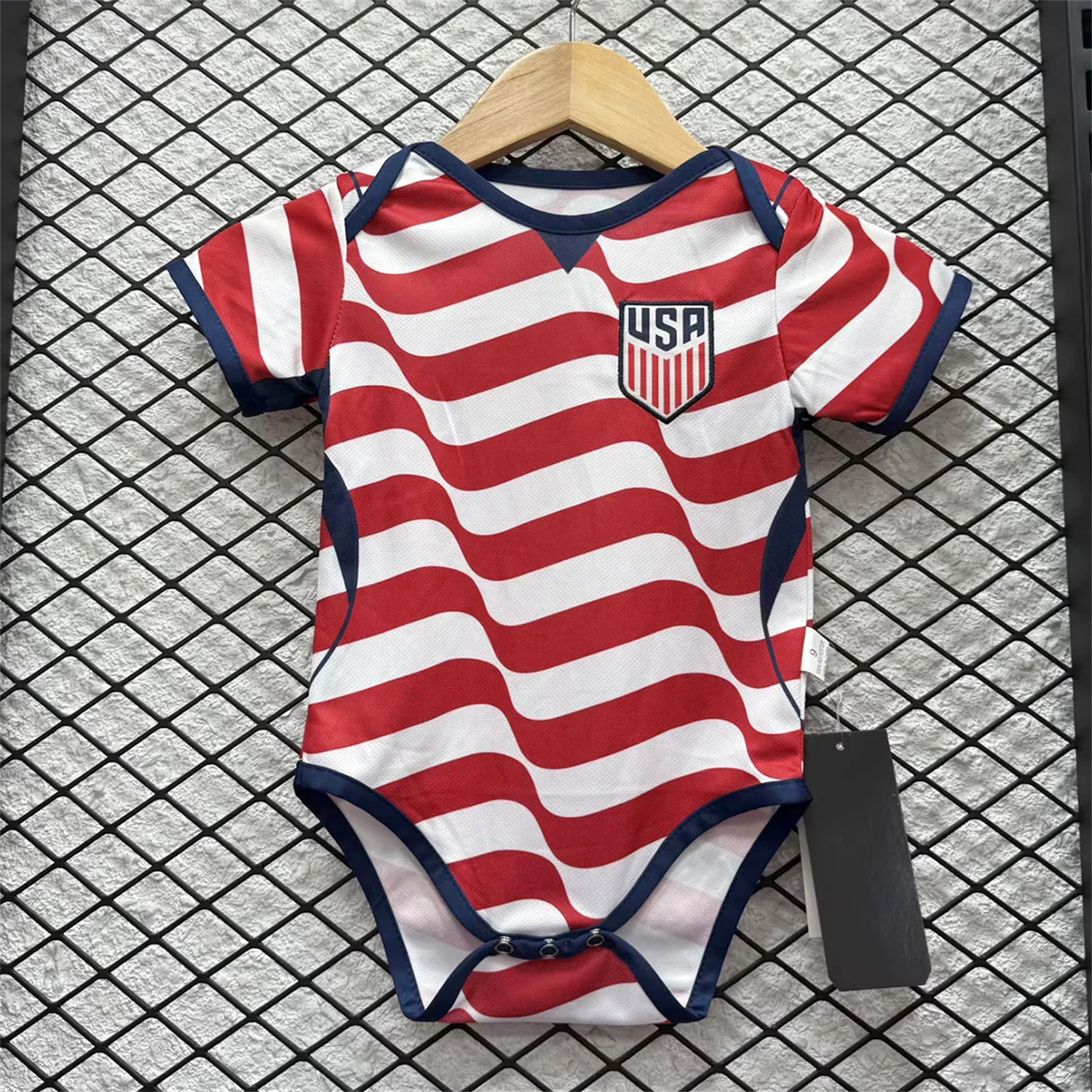 Unitedfootballkit.com | 【Stripes on Both Sides】United States USA 2026 Home Baby Crawling Suit -Customize Name, Number and Patch | Worldwide Shipping