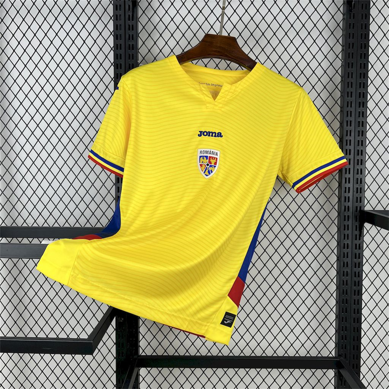 foot-Romania 2025-26 Home Jersey - Fans Version