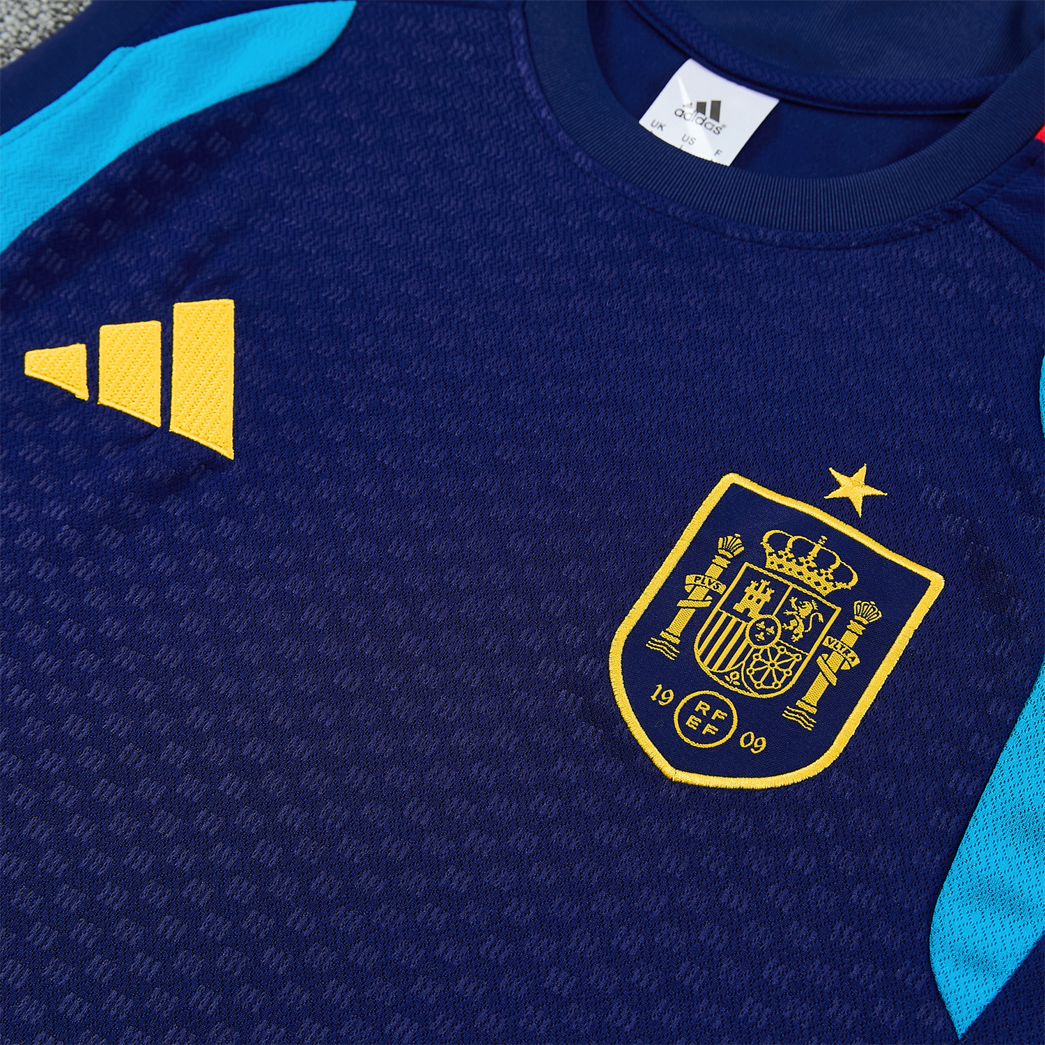 SIUjerseys-Spain 2026 Vest Training Set - Dark Blue Vest and Shorts