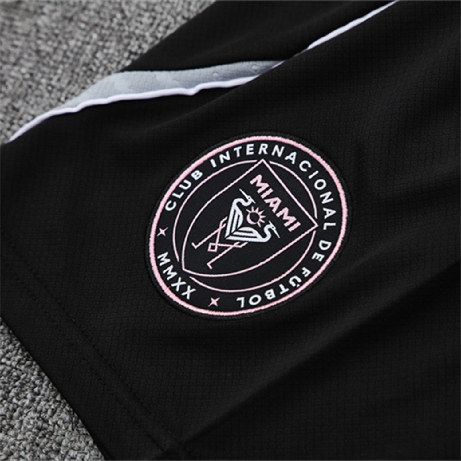 foot-INT M.A.M 25-26 Short-Sleeve Training Set - Black Top and Shorts